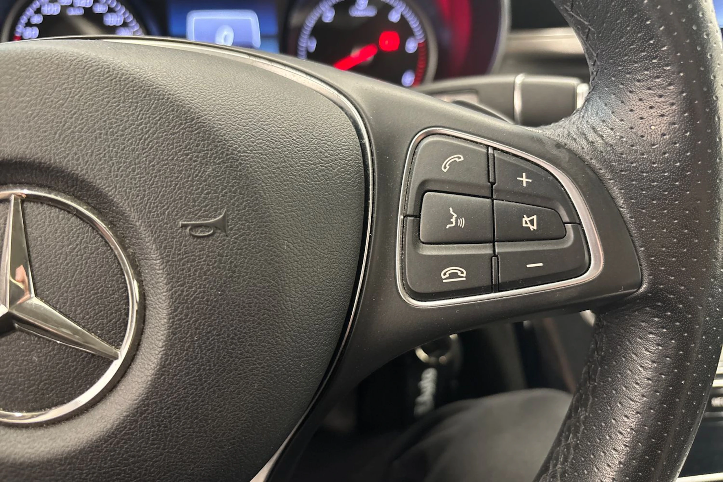 valkoinen Mercedes-Benz C 2018 kuva 18.