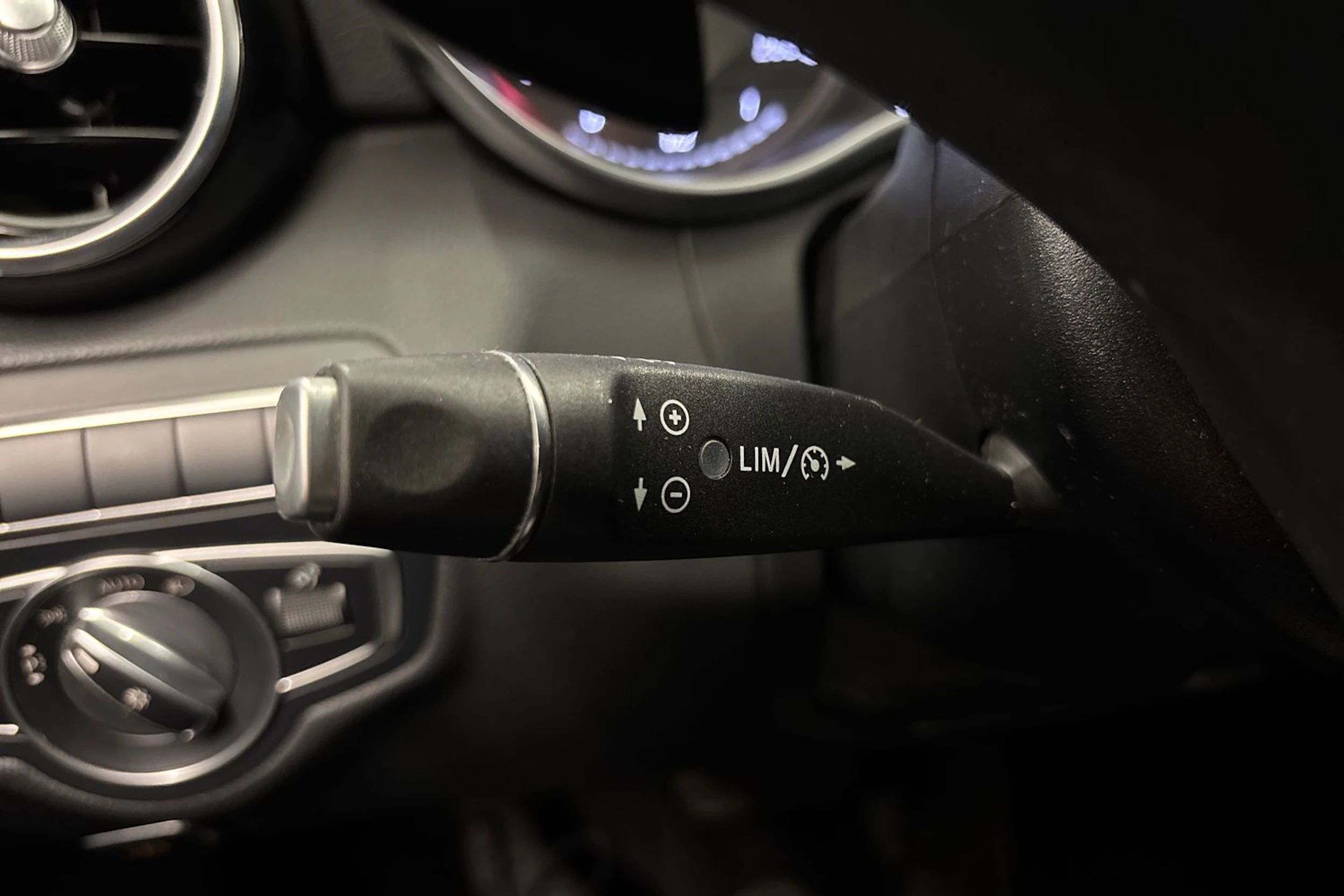 valkoinen Mercedes-Benz C 2018 kuva 19.