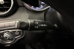 valkoinen Mercedes-Benz C 2018 kuva 19.