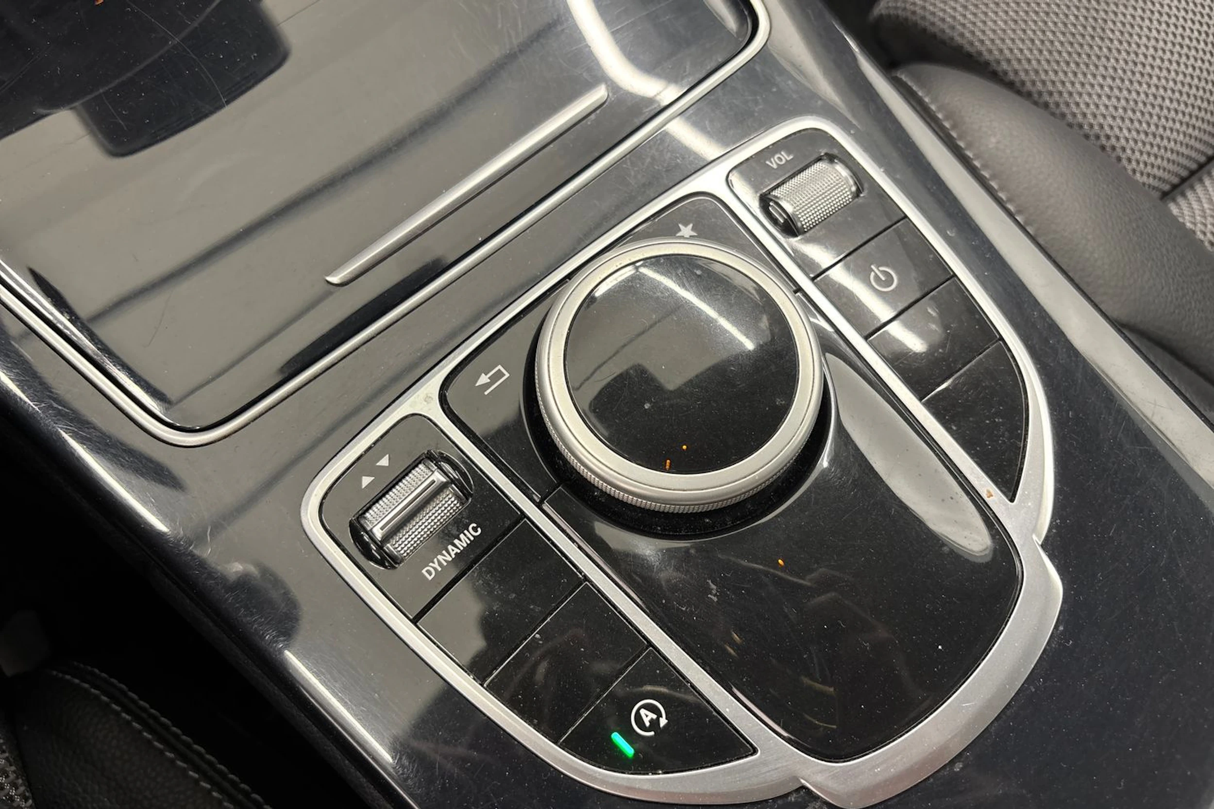 valkoinen Mercedes-Benz C 2018 kuva 25.