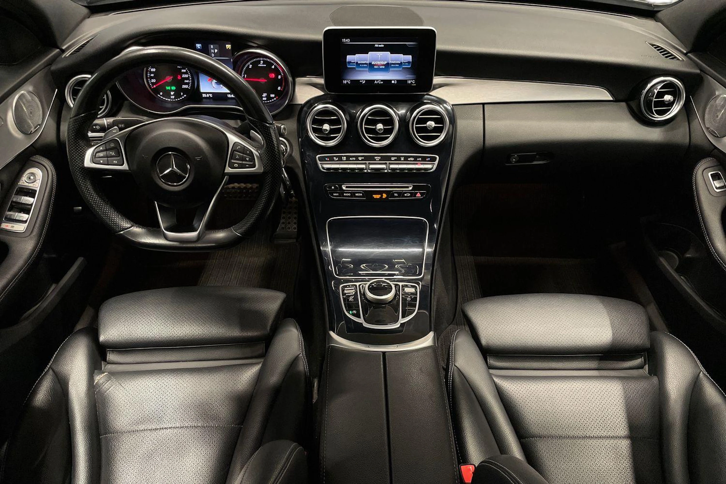 musta Mercedes-Benz C 2018 kuva 7.