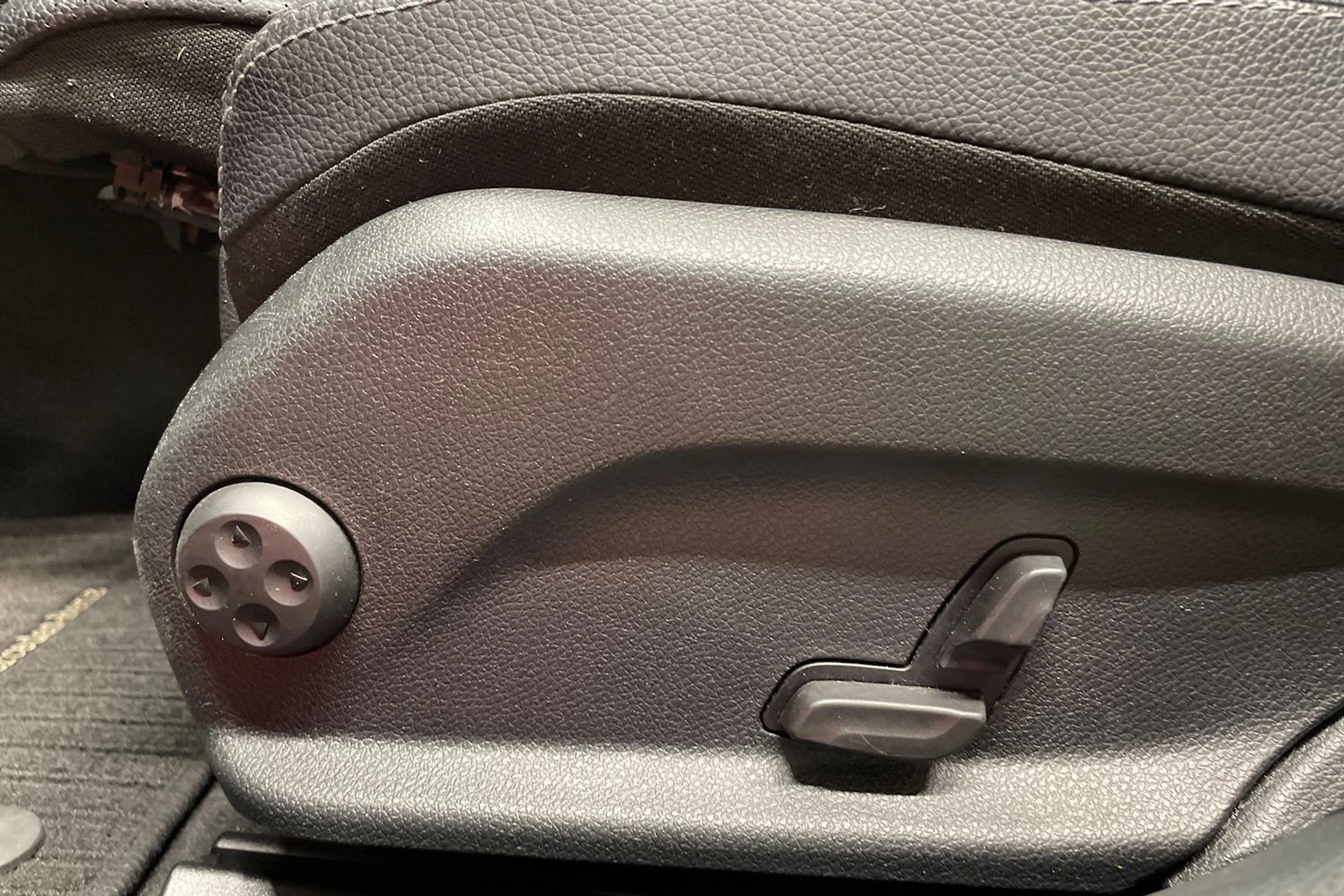 musta Mercedes-Benz C 2018 kuva 22.