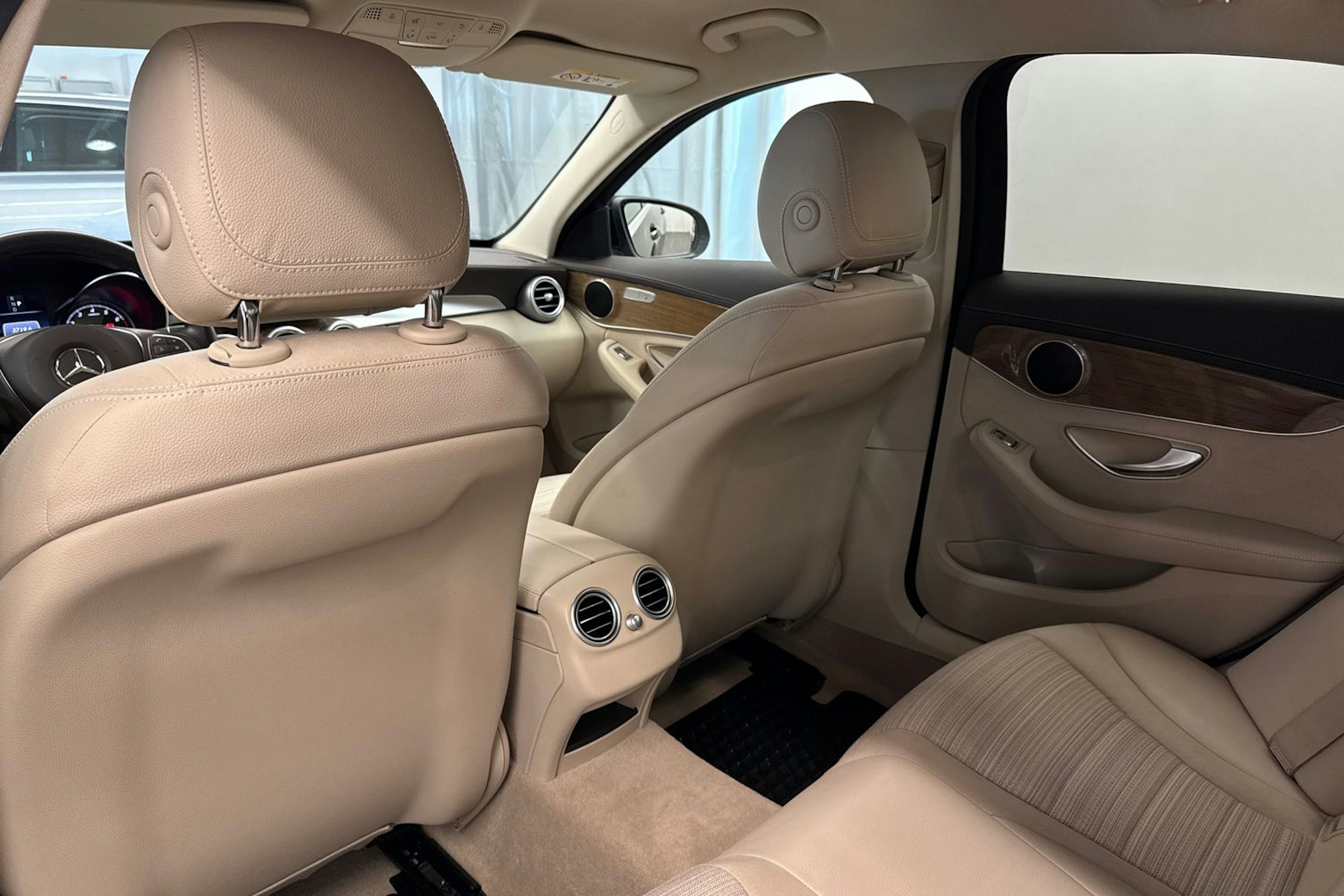 Musta Mercedes-Benz C 2018 kuva 11.