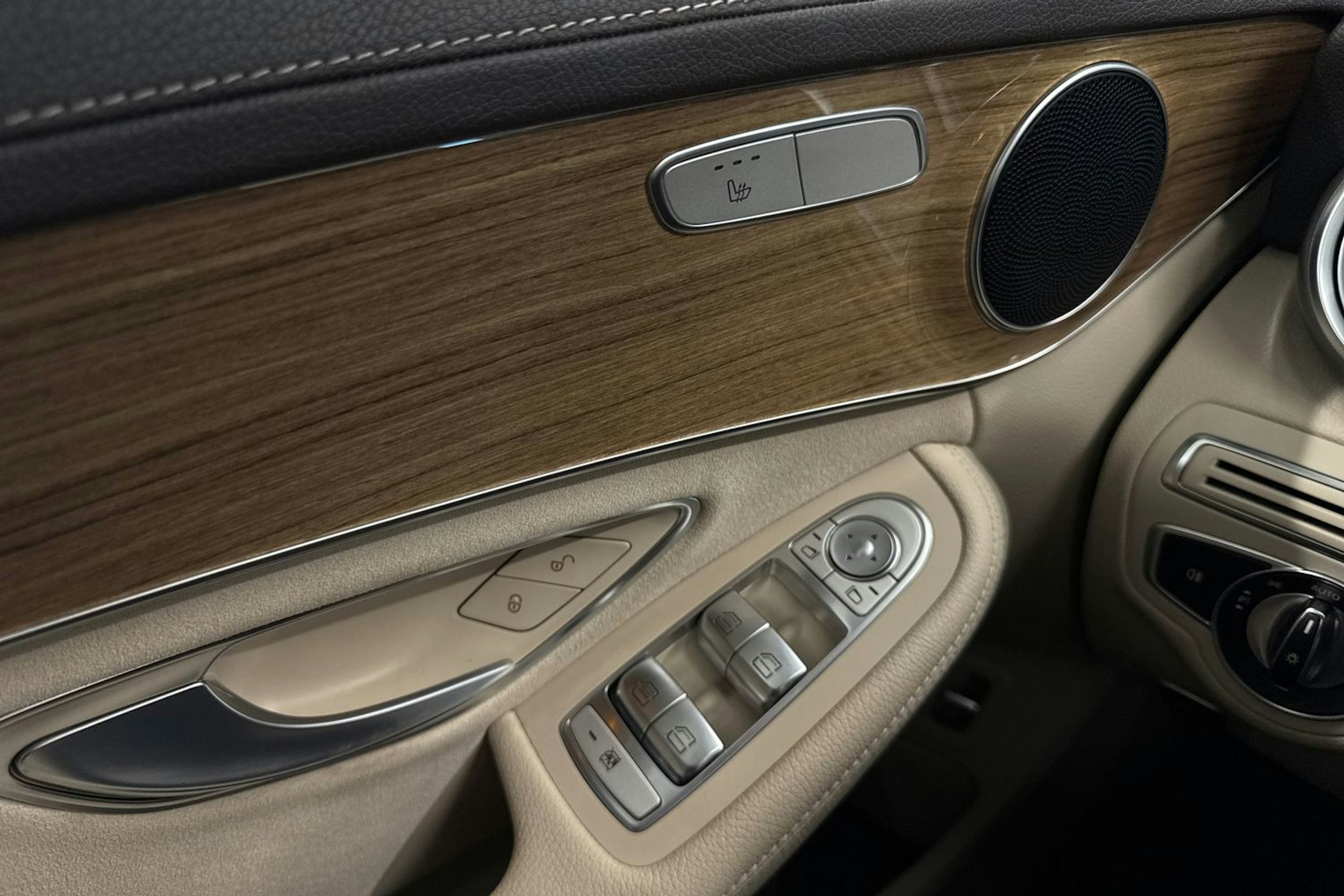 Musta Mercedes-Benz C 2018 kuva 20.