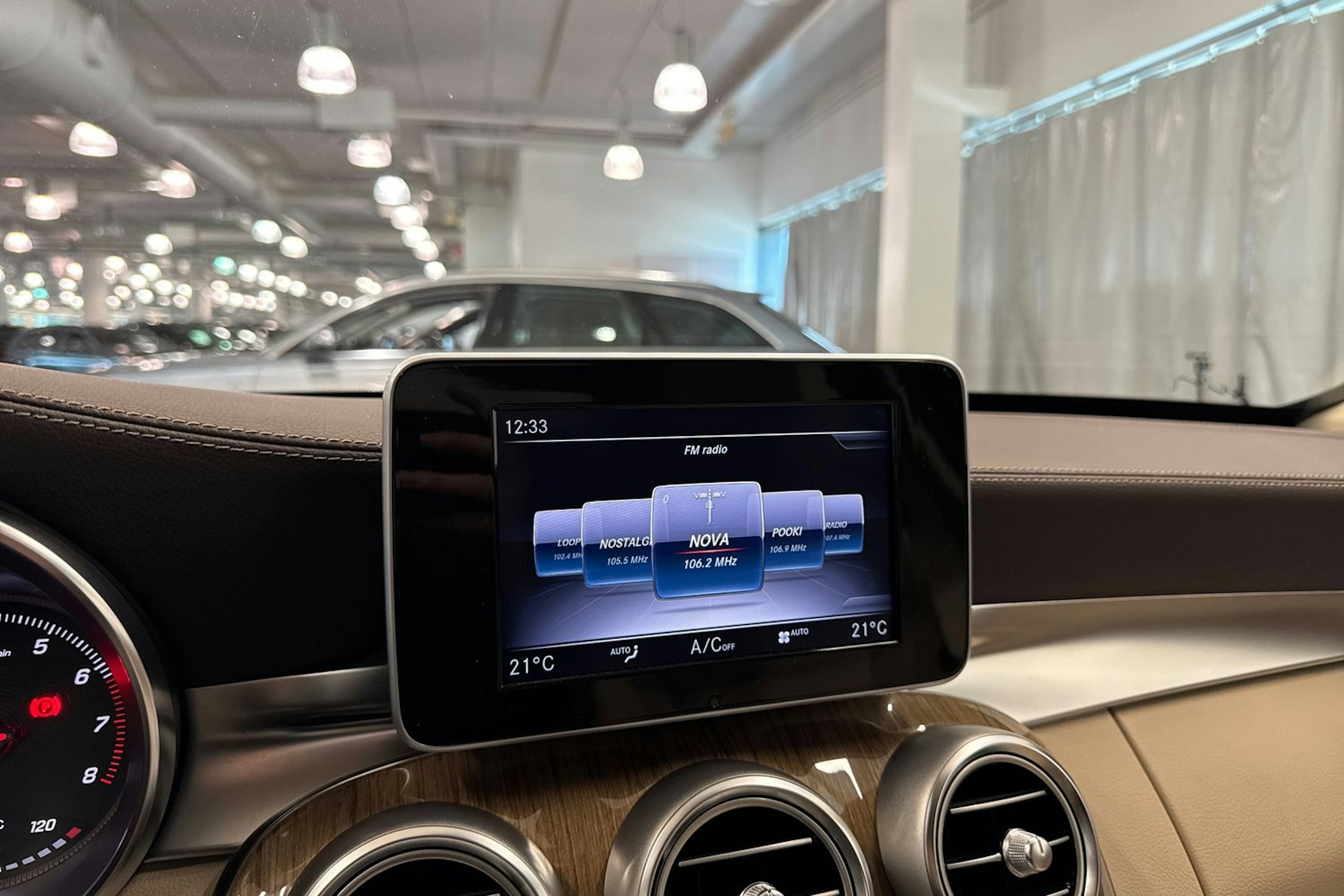 Musta Mercedes-Benz C 2018 kuva 23.