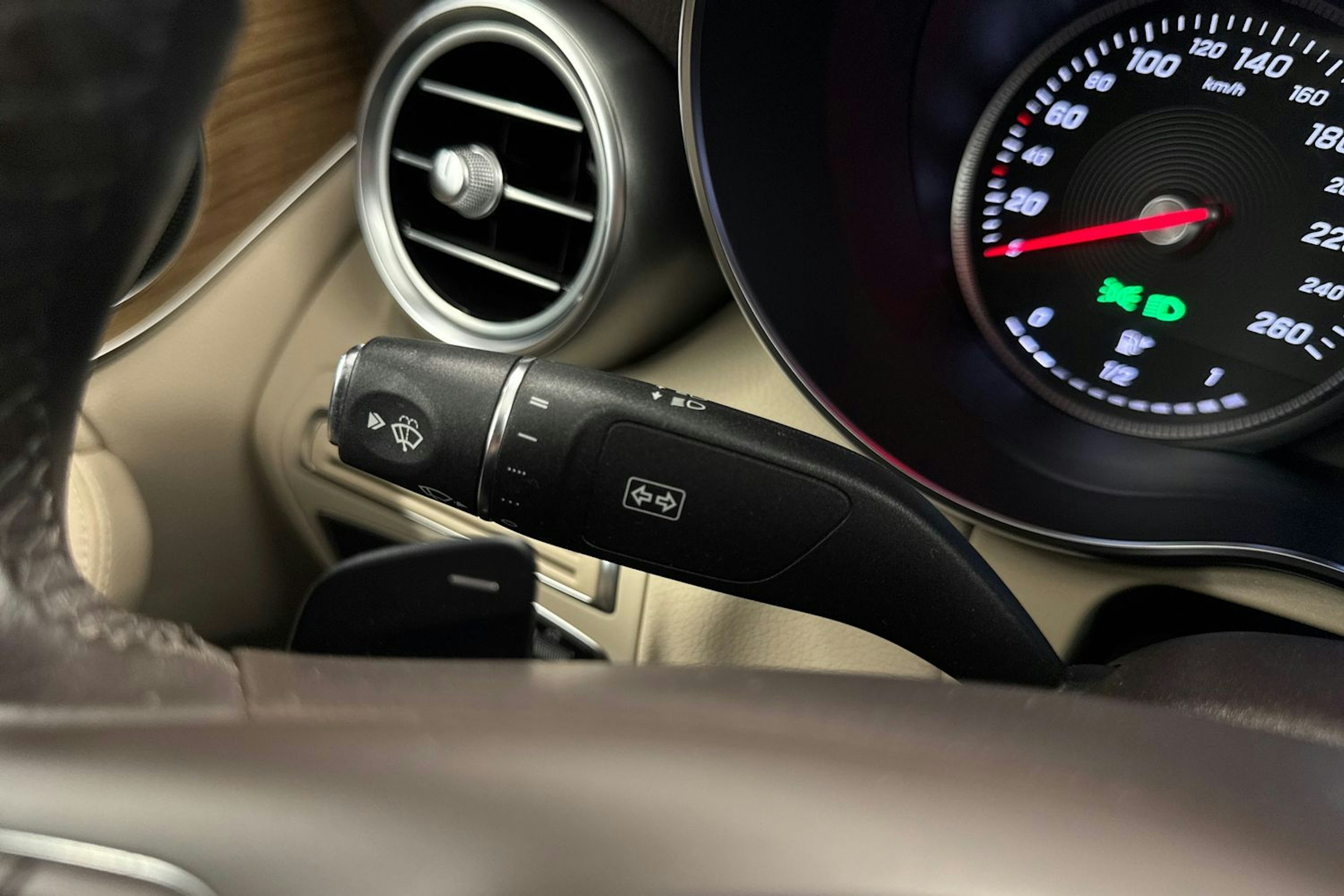 Musta Mercedes-Benz C 2018 kuva 29.