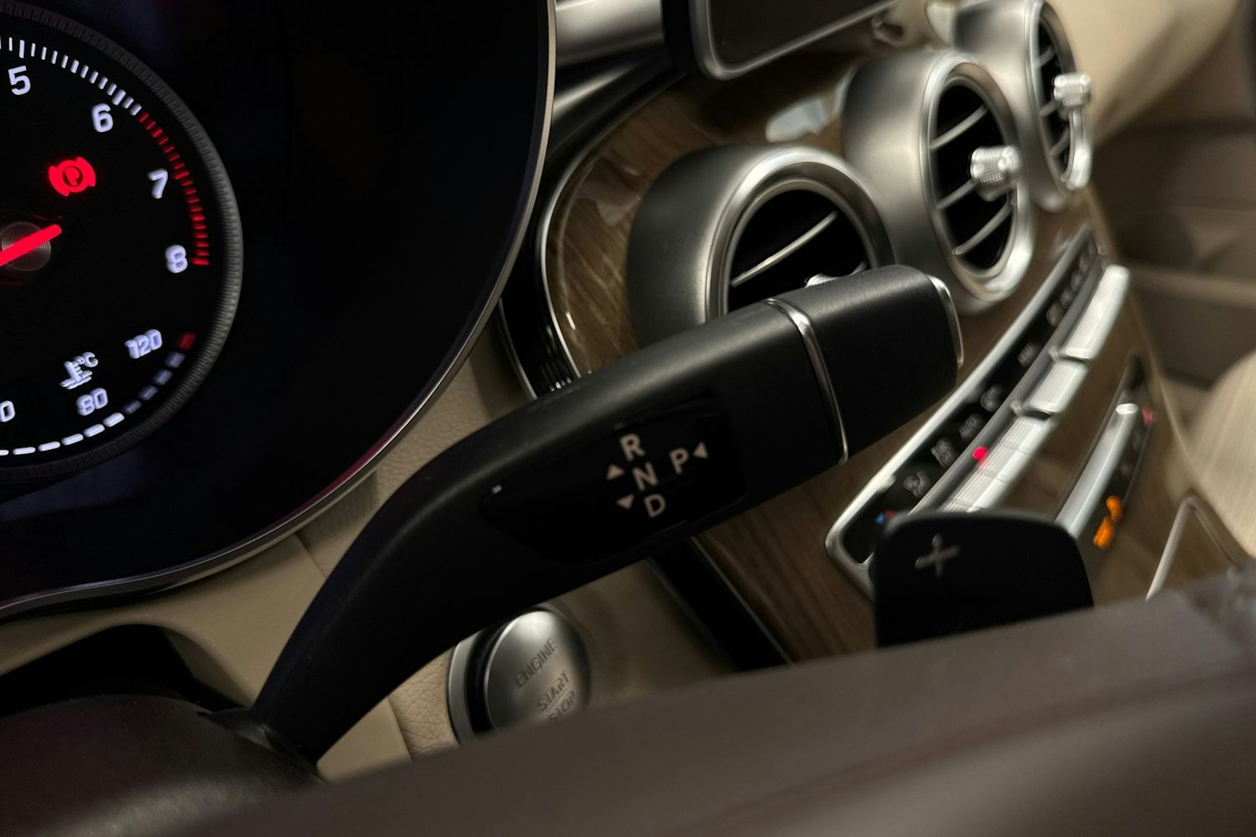 Musta Mercedes-Benz C 2018 kuva 30.