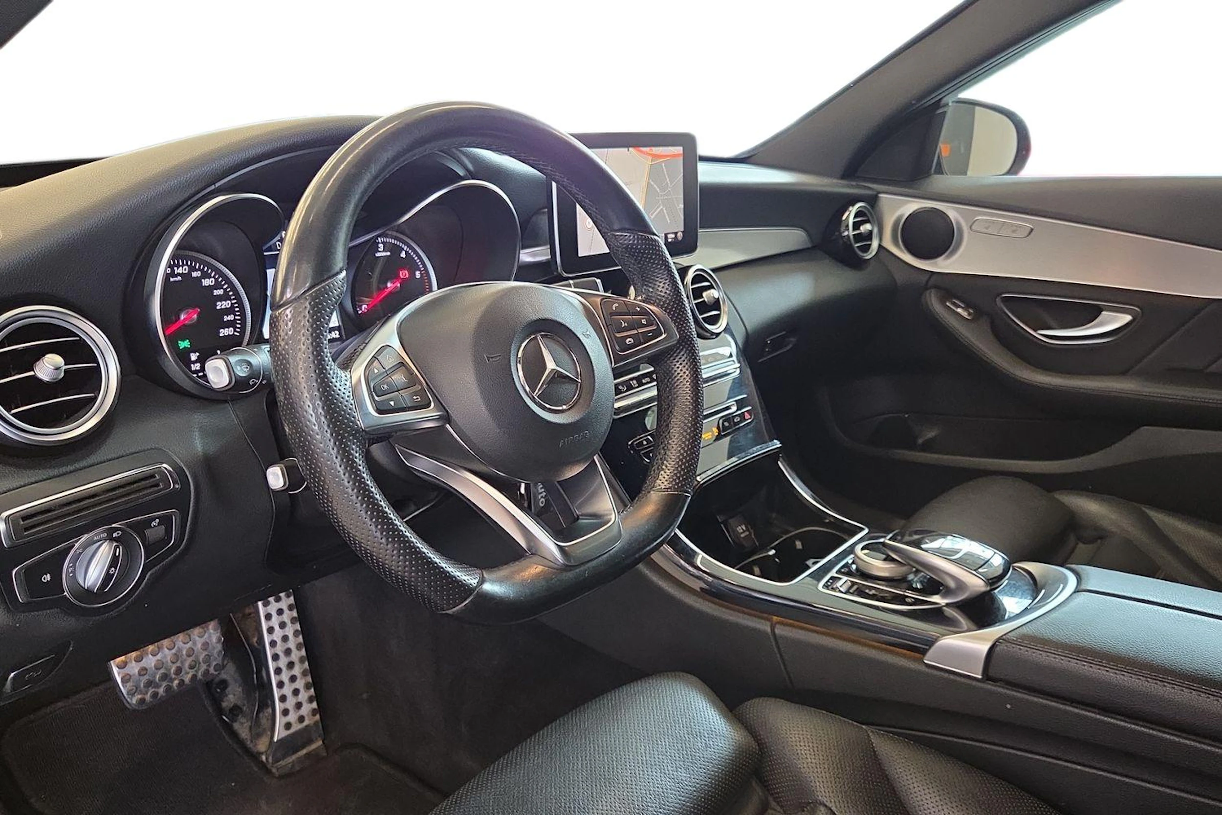 Musta Mercedes-Benz C 2018 kuva 8.