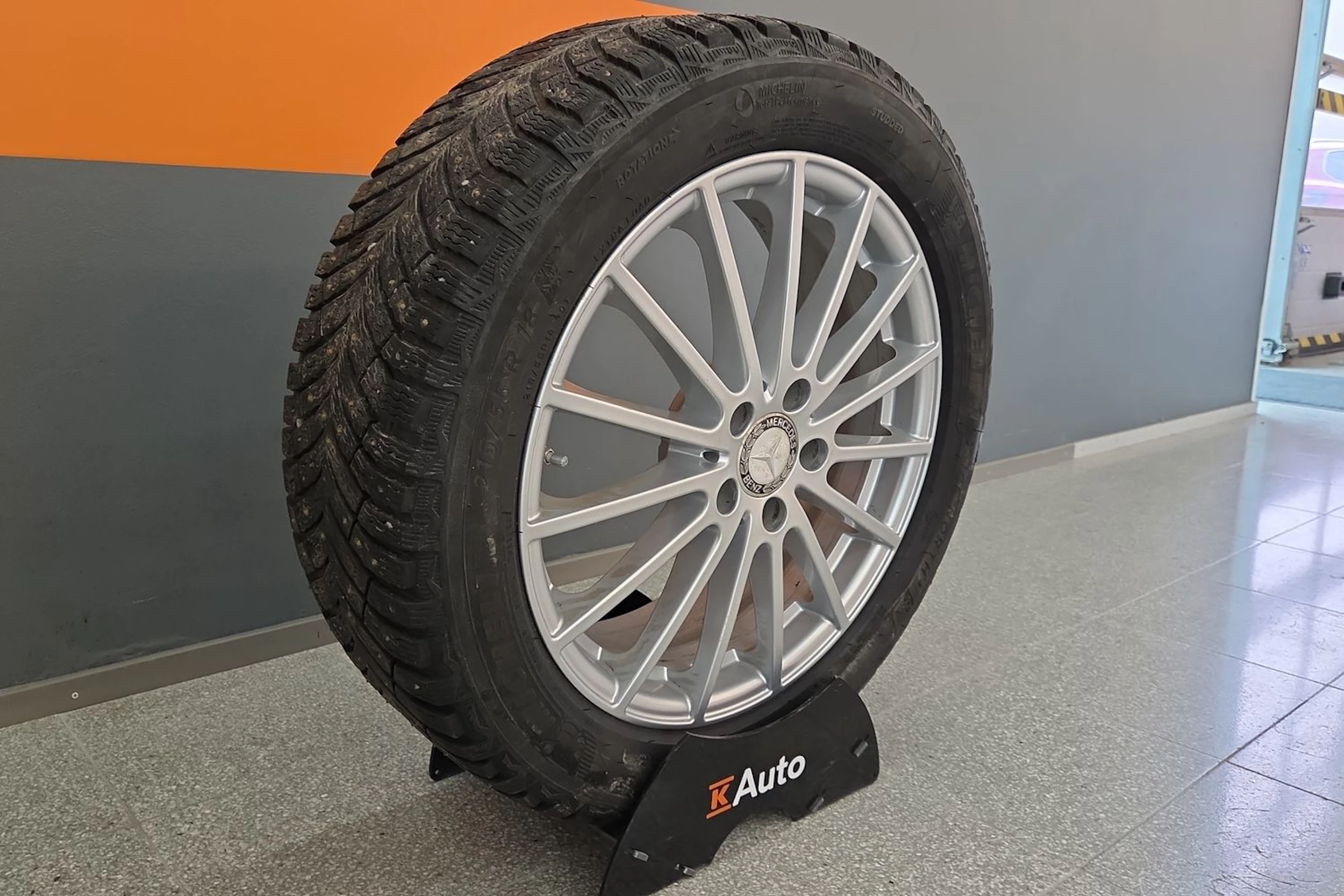 Musta Mercedes-Benz C 2018 kuva 13.