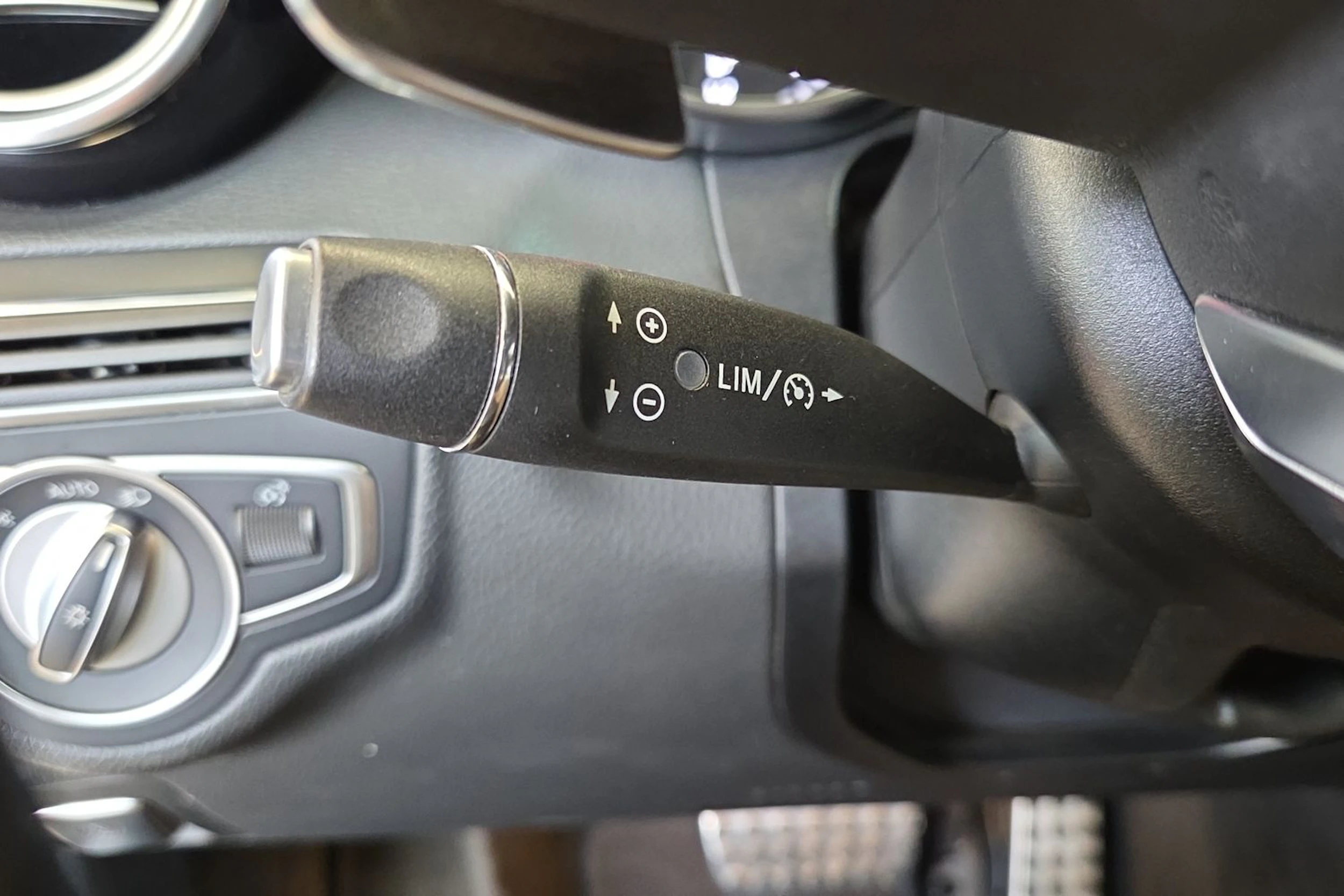 Musta Mercedes-Benz C 2018 kuva 17.