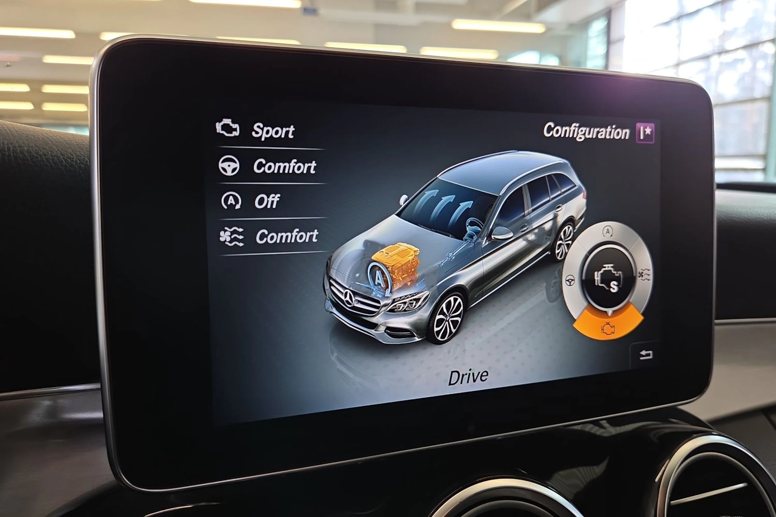 Musta Mercedes-Benz C 2018 kuva 20.