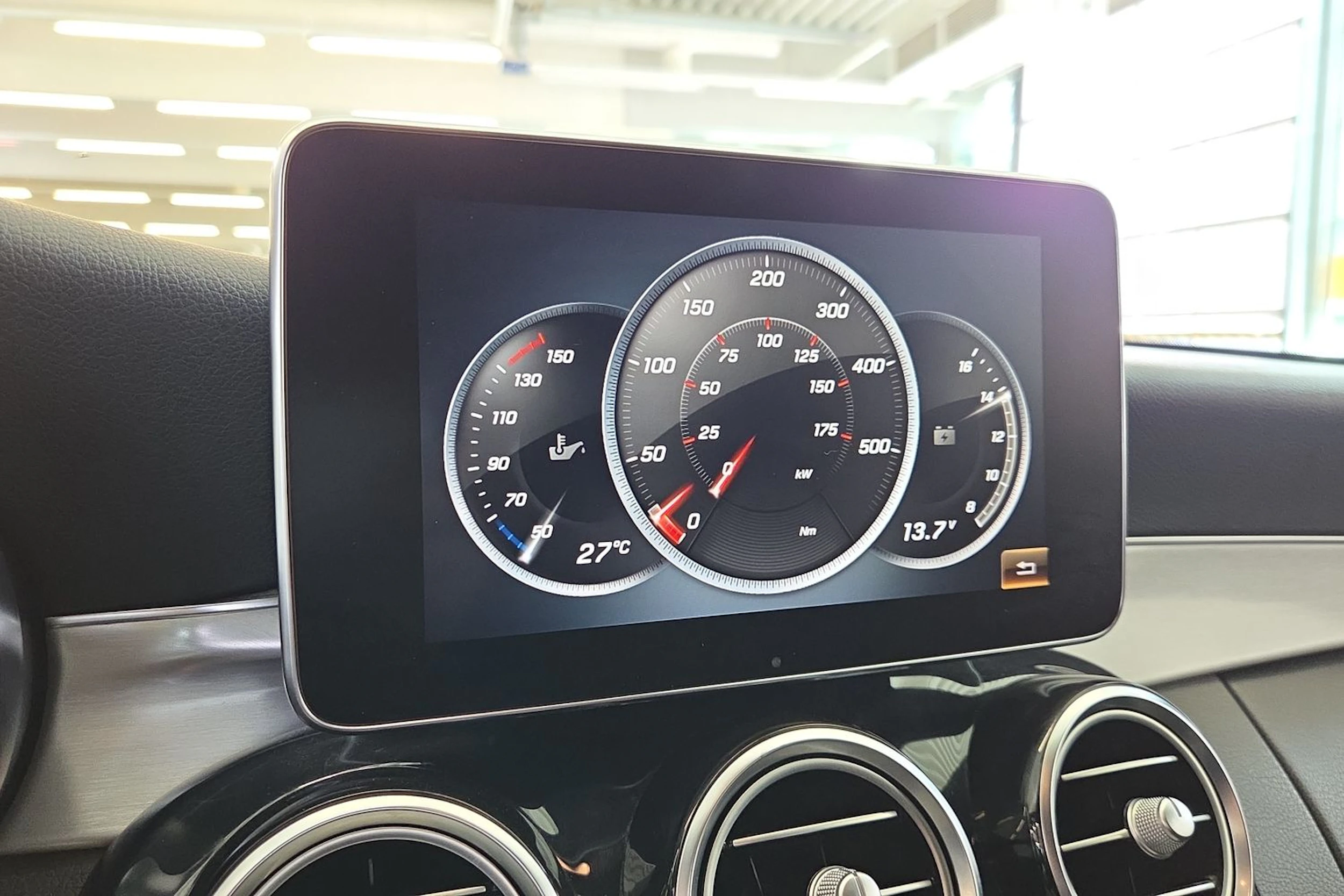 Musta Mercedes-Benz C 2018 kuva 21.
