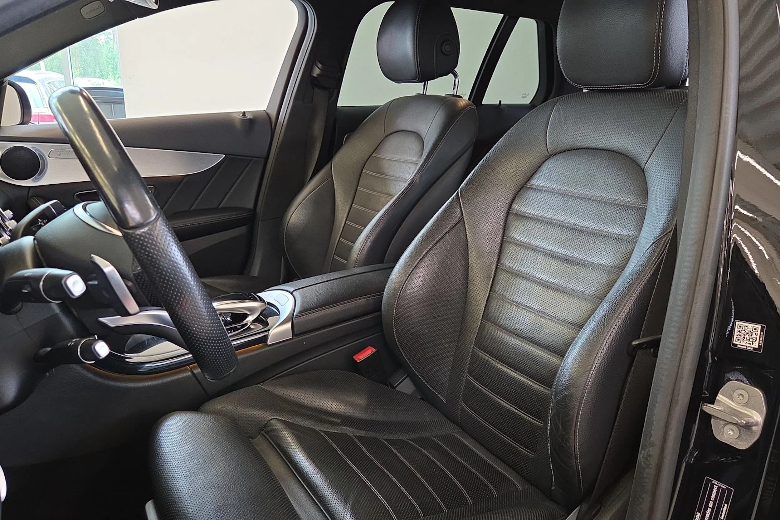 Musta Mercedes-Benz C 2018 kuva 23.