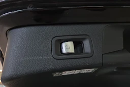 Musta Mercedes-Benz C 2018 kuva 27.
