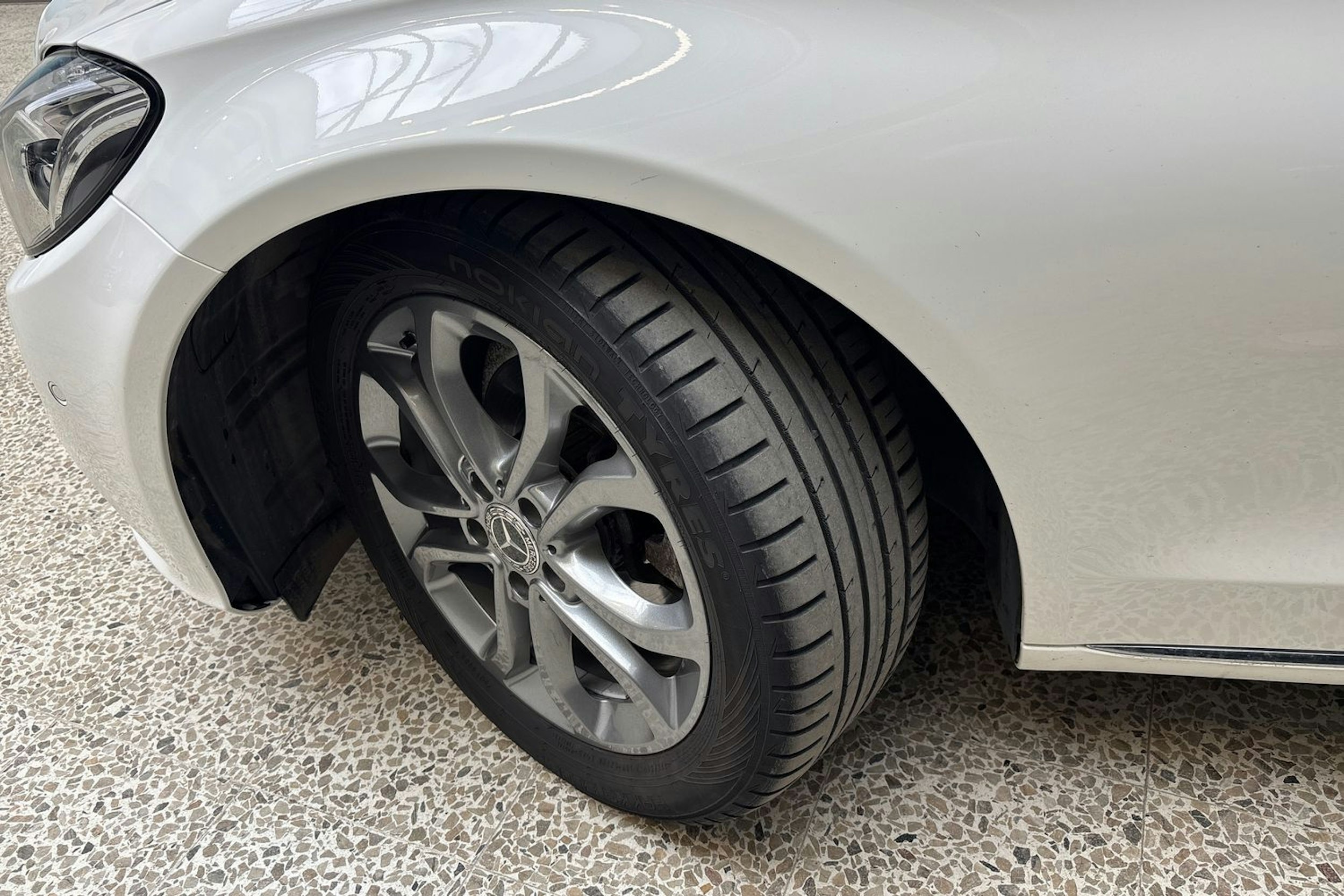 valkoinen Mercedes-Benz C 2018 kuva 13.