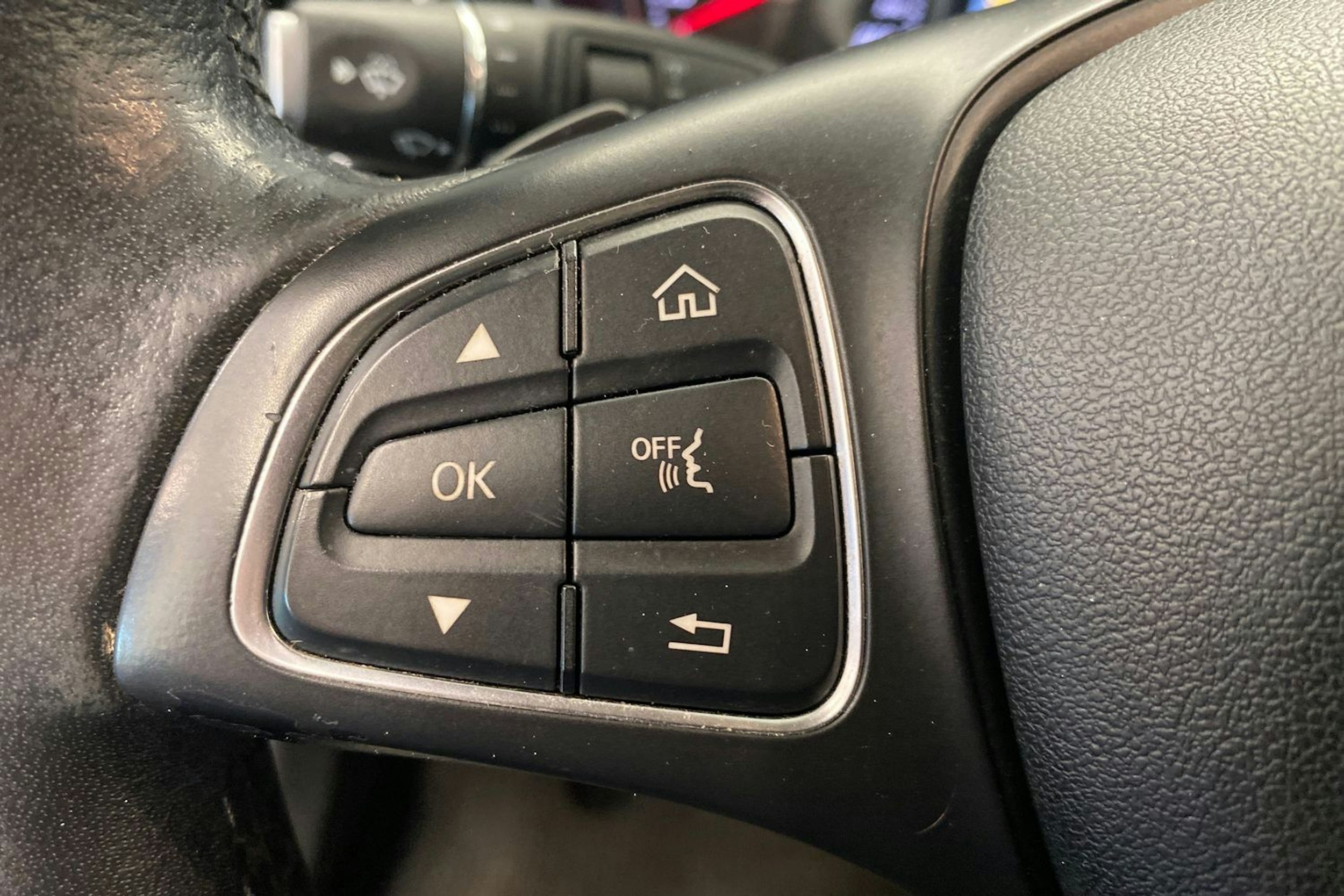 musta Mercedes-Benz C 2018 kuva 14.