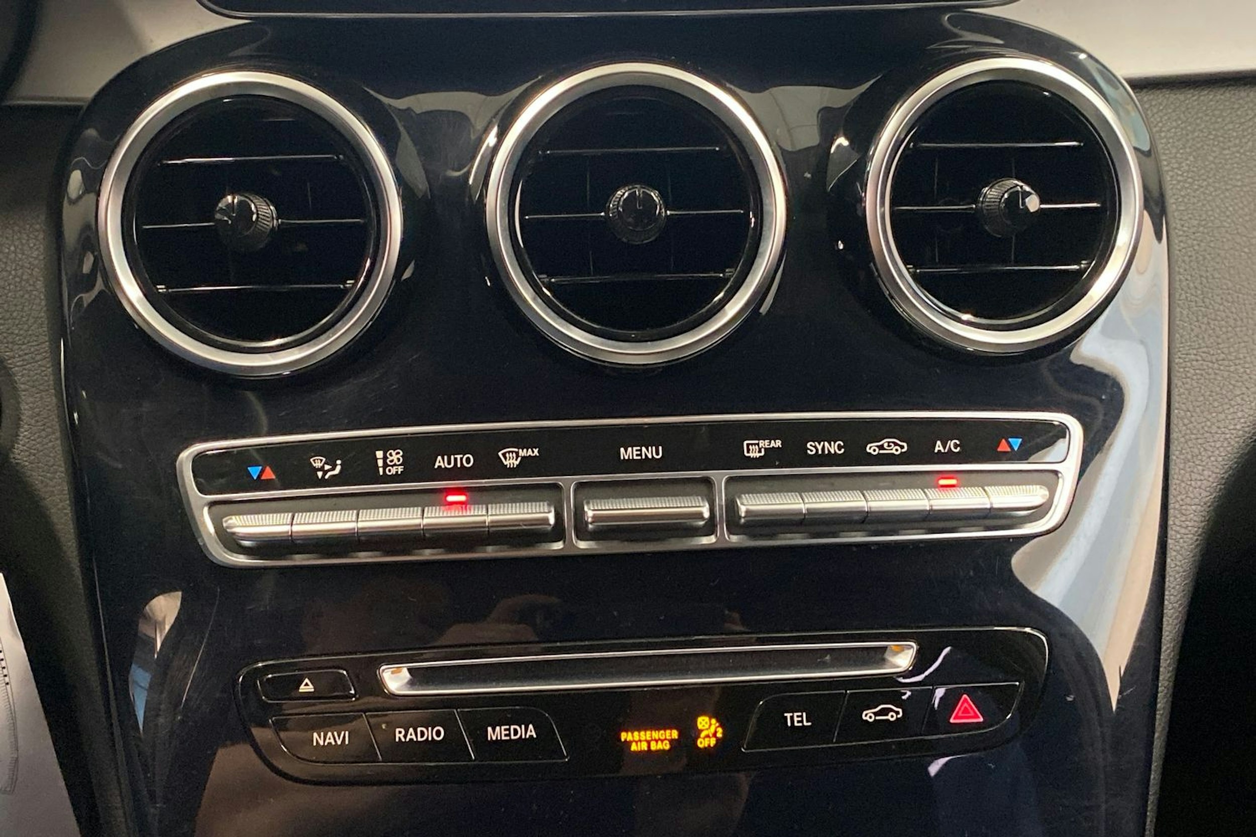 musta Mercedes-Benz C 2018 kuva 19.