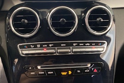 musta Mercedes-Benz C 2018 kuva 19.