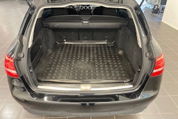 musta Mercedes-Benz C 2018 kuva 22.