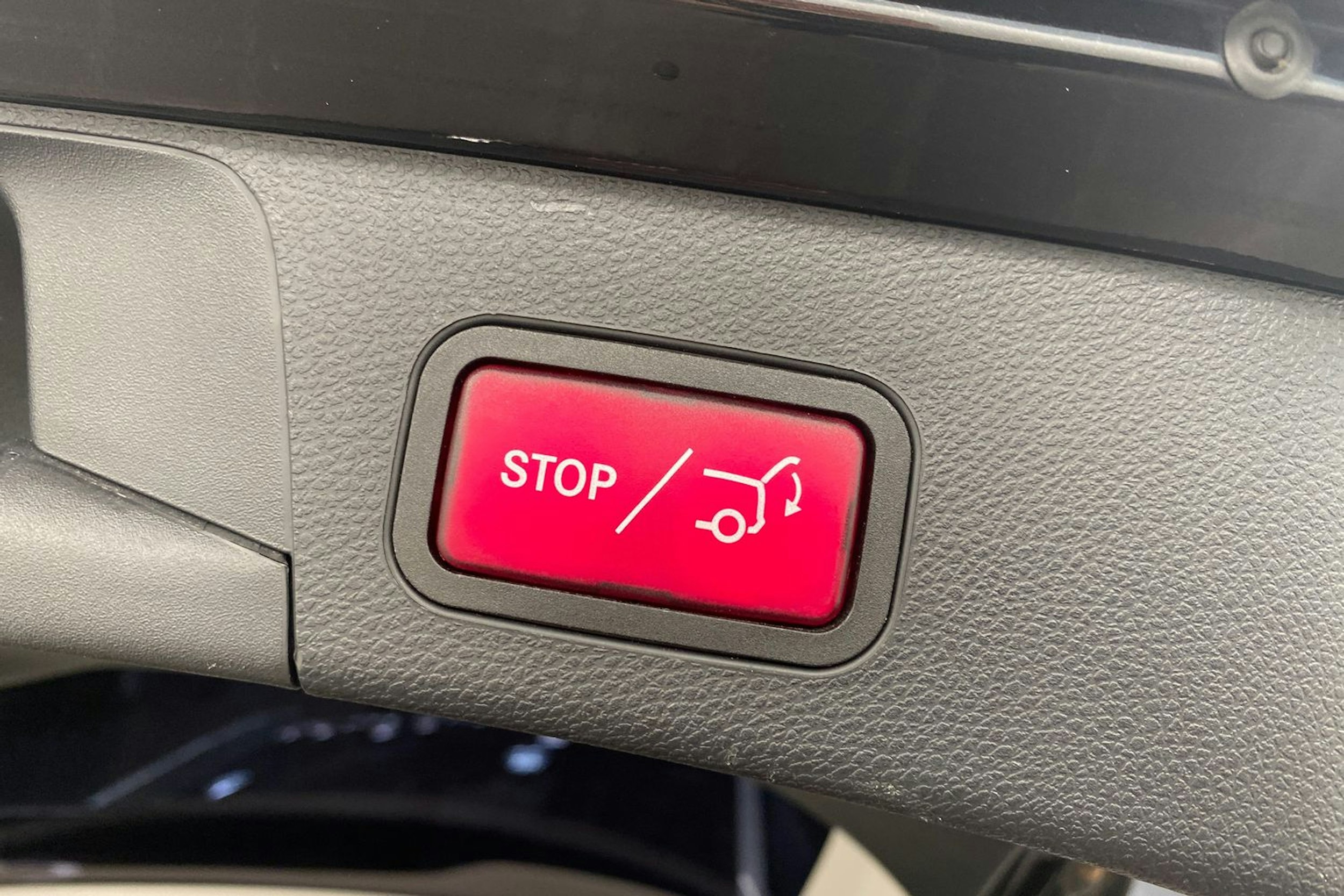 musta Mercedes-Benz C 2018 kuva 25.