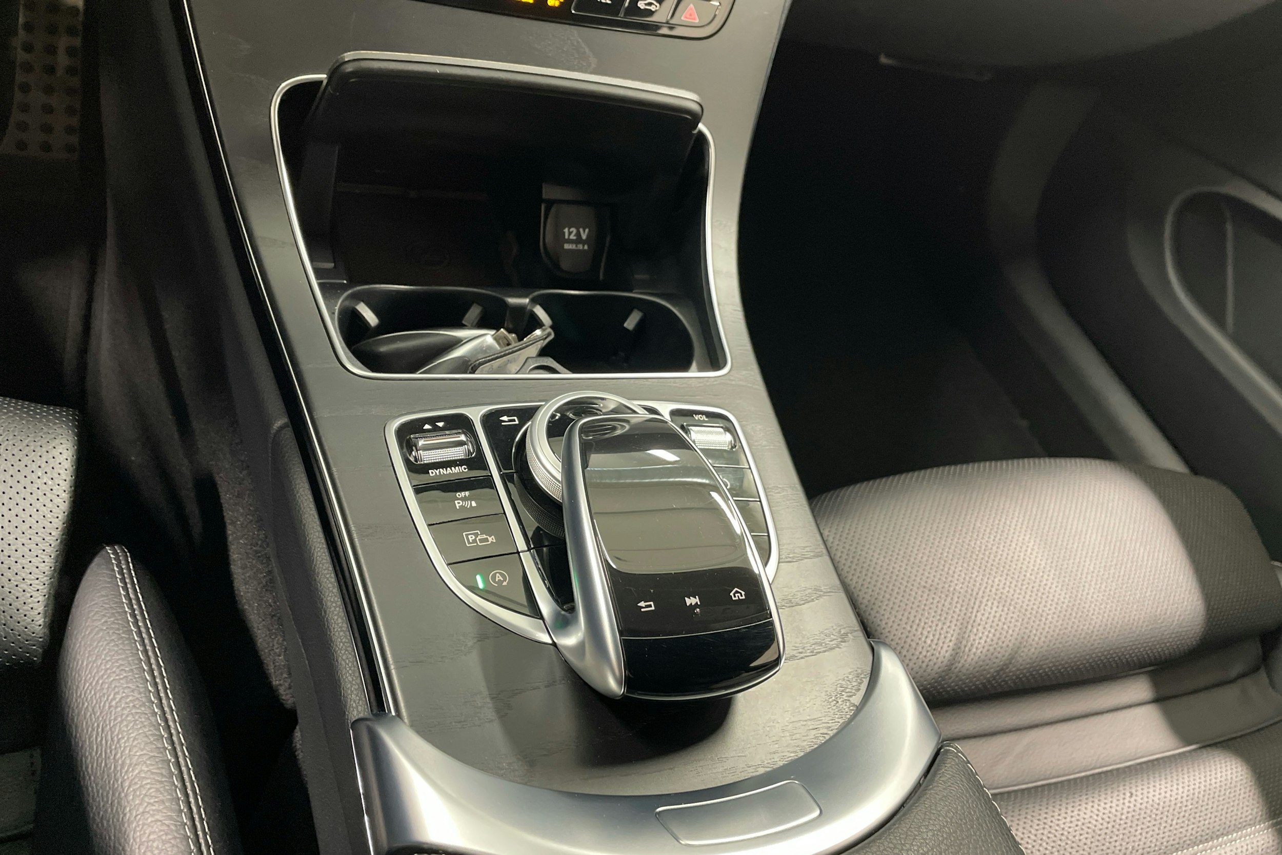 valkoinen Mercedes-Benz C 2018 kuva 17.
