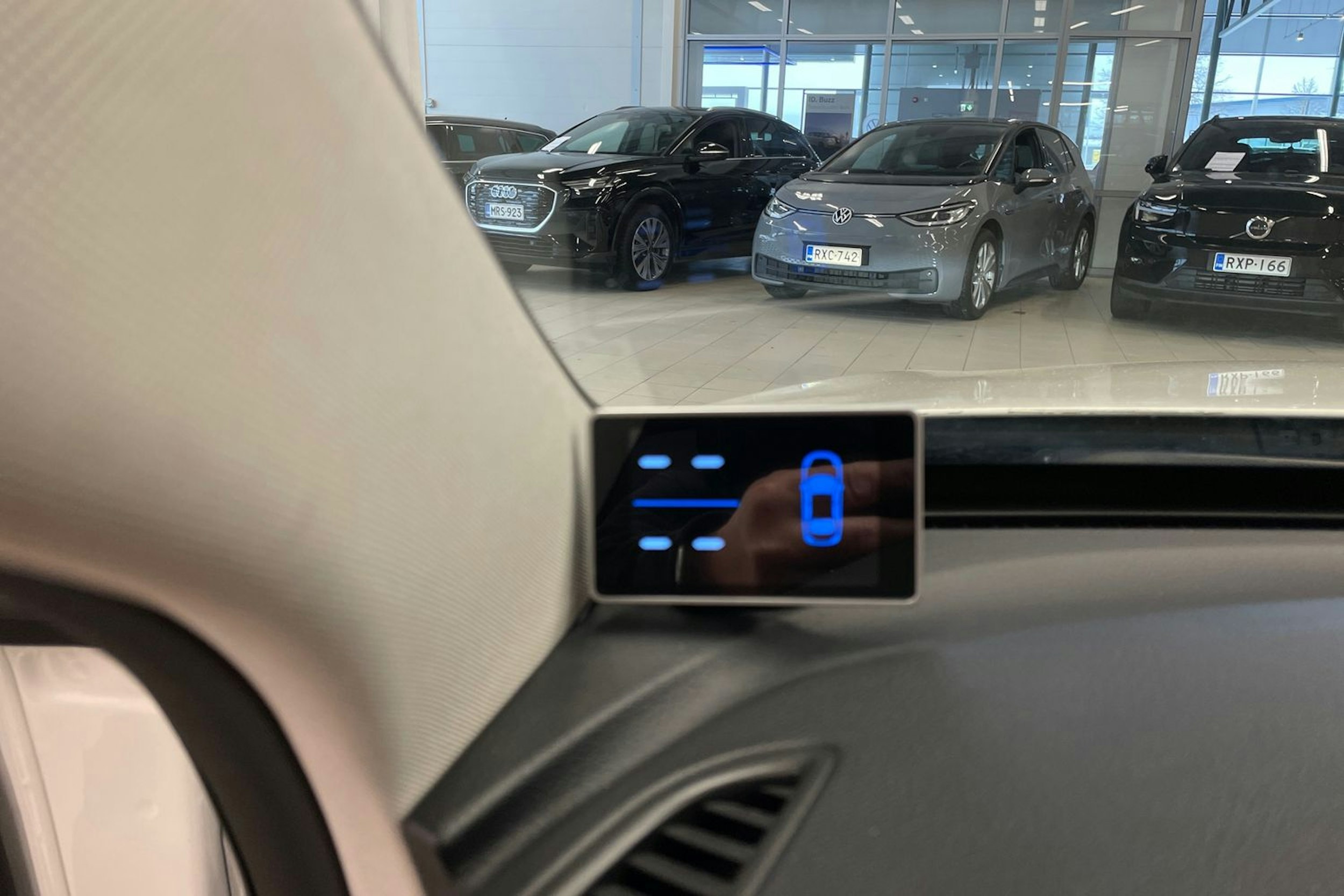 valkoinen Mercedes-Benz C 2018 kuva 20.