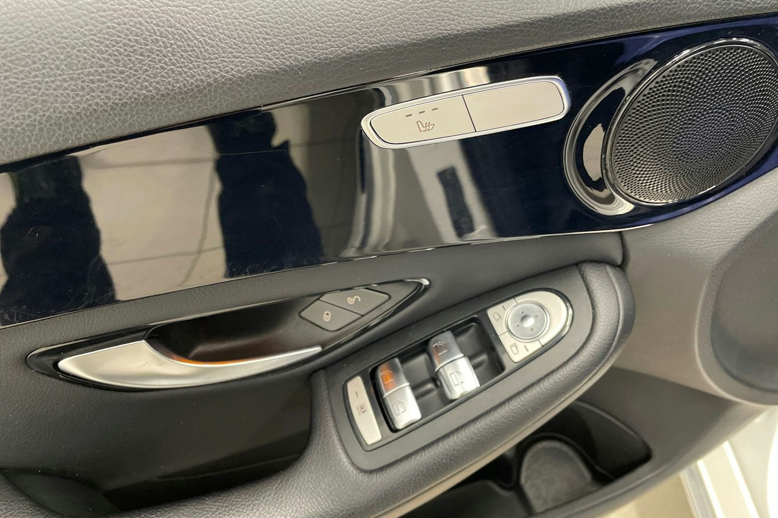 valkoinen Mercedes-Benz C 2018 kuva 21.