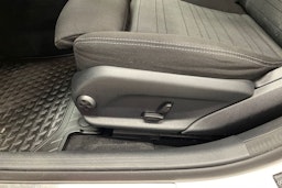 valkoinen Mercedes-Benz C 2018 kuva 22.