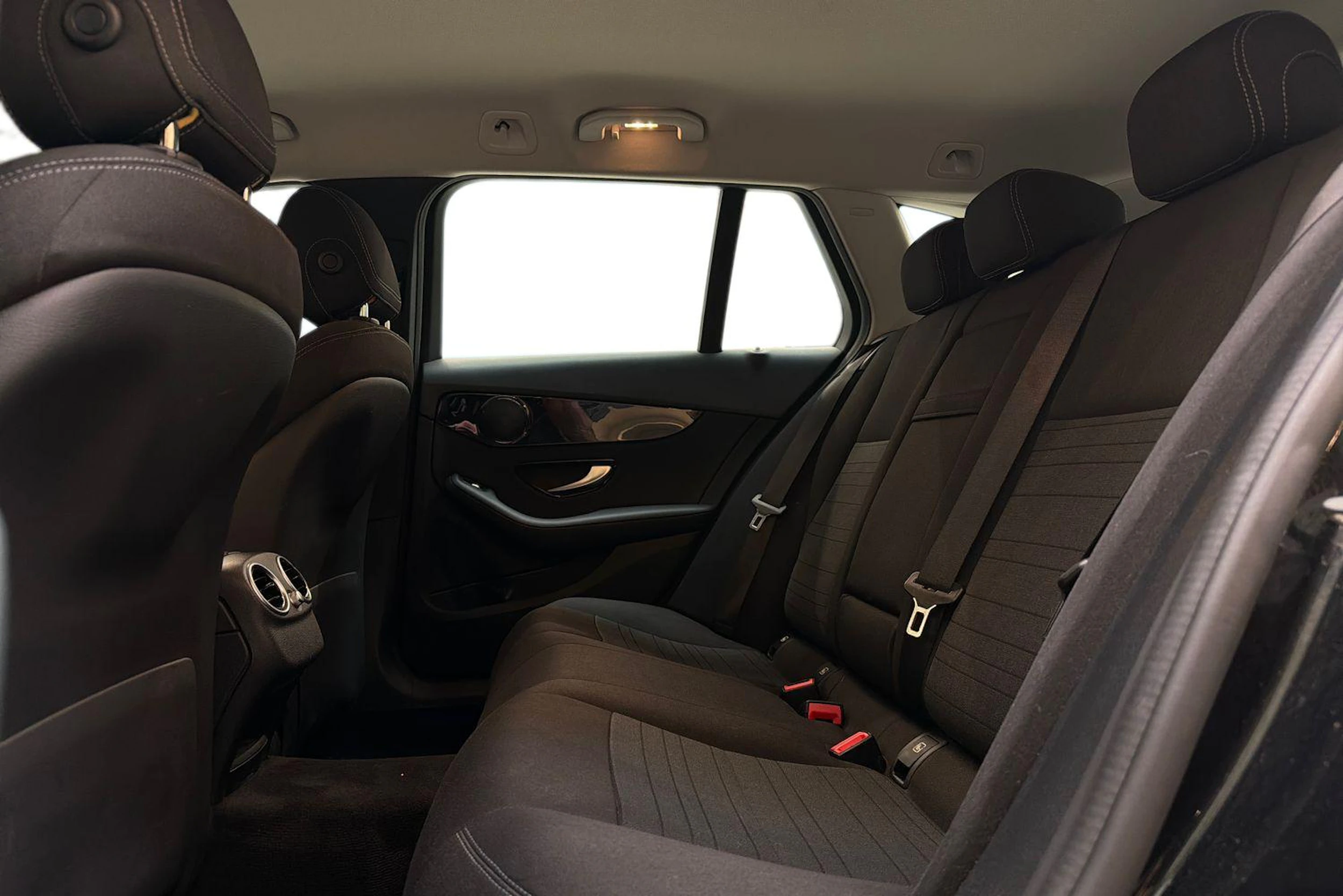 musta Mercedes-Benz C 2019 kuva 8.