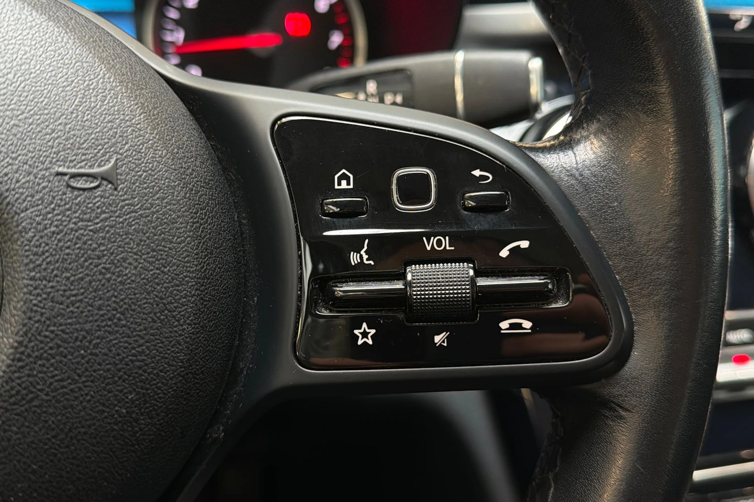 musta Mercedes-Benz C 2019 kuva 14.