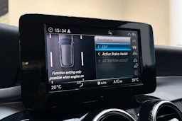 musta Mercedes-Benz C 2019 kuva 18.