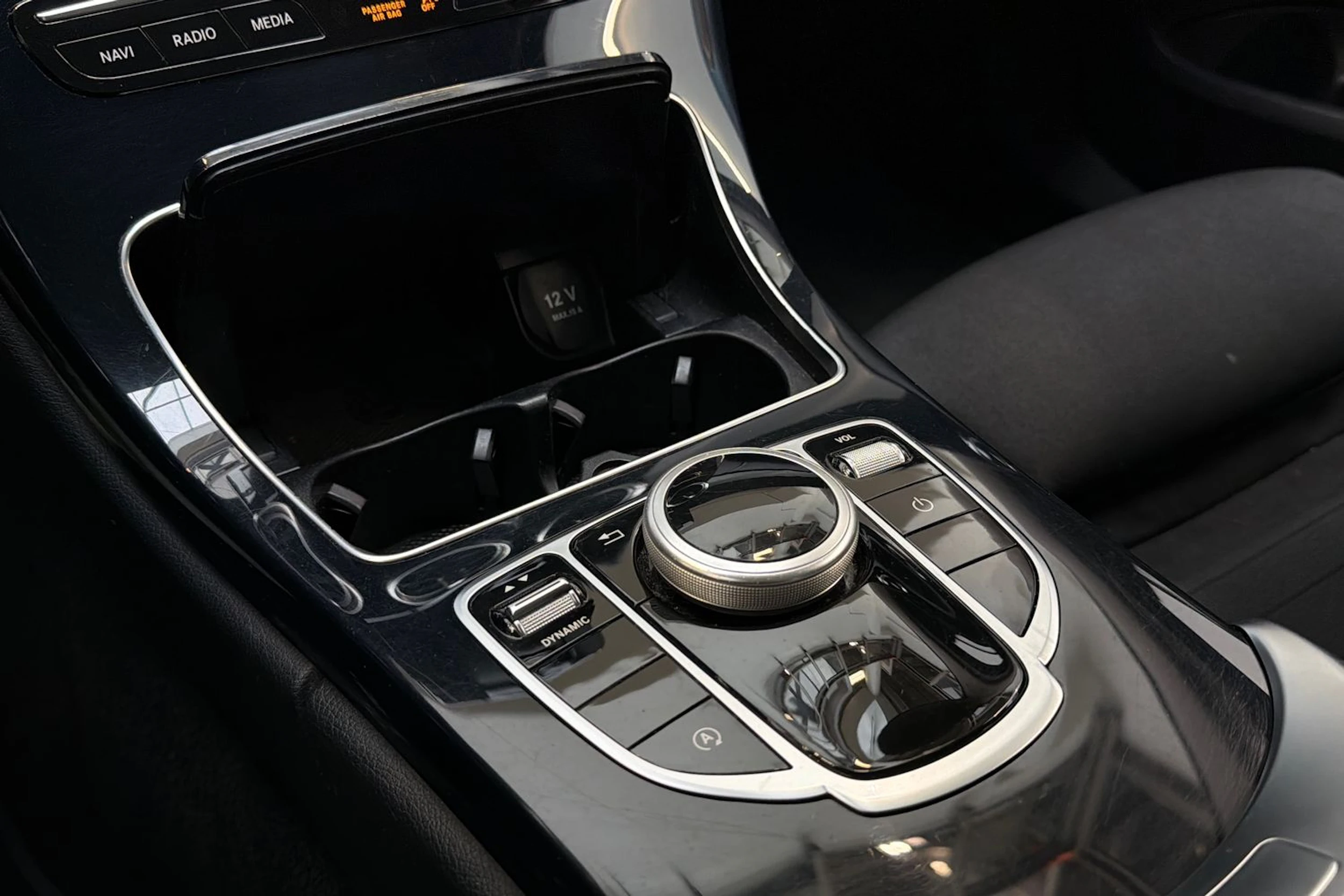 musta Mercedes-Benz C 2019 kuva 21.