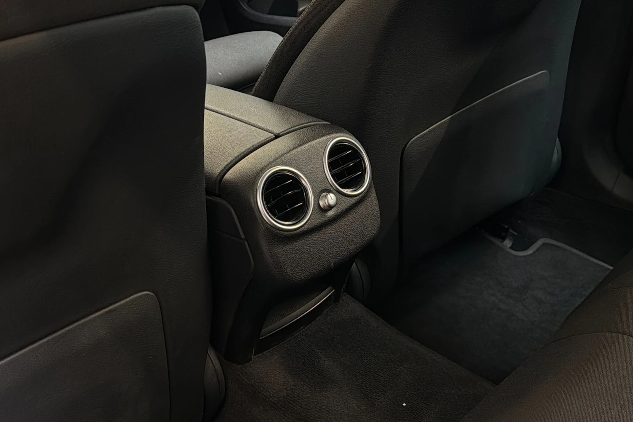 musta Mercedes-Benz C 2019 kuva 23.