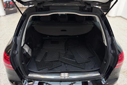 musta Mercedes-Benz C 2019 kuva 24.