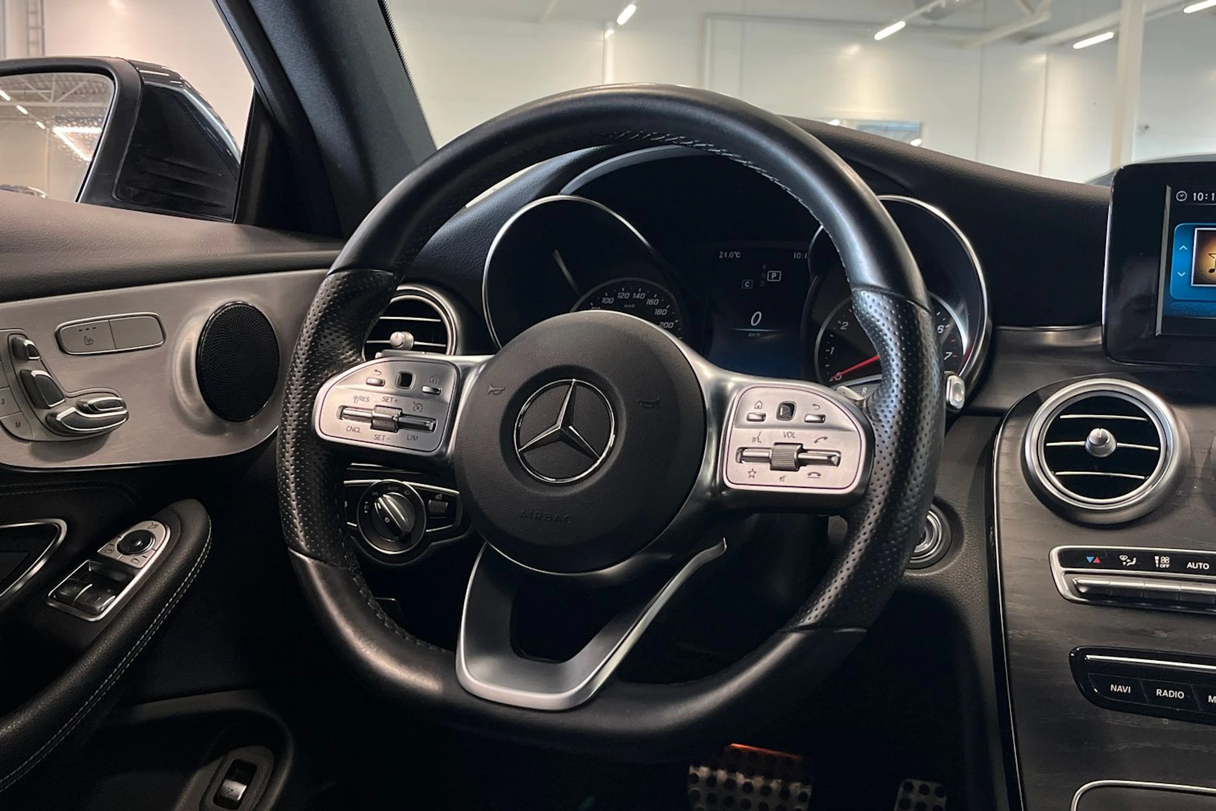 valkoinen Mercedes-Benz C 2019 kuva 12.