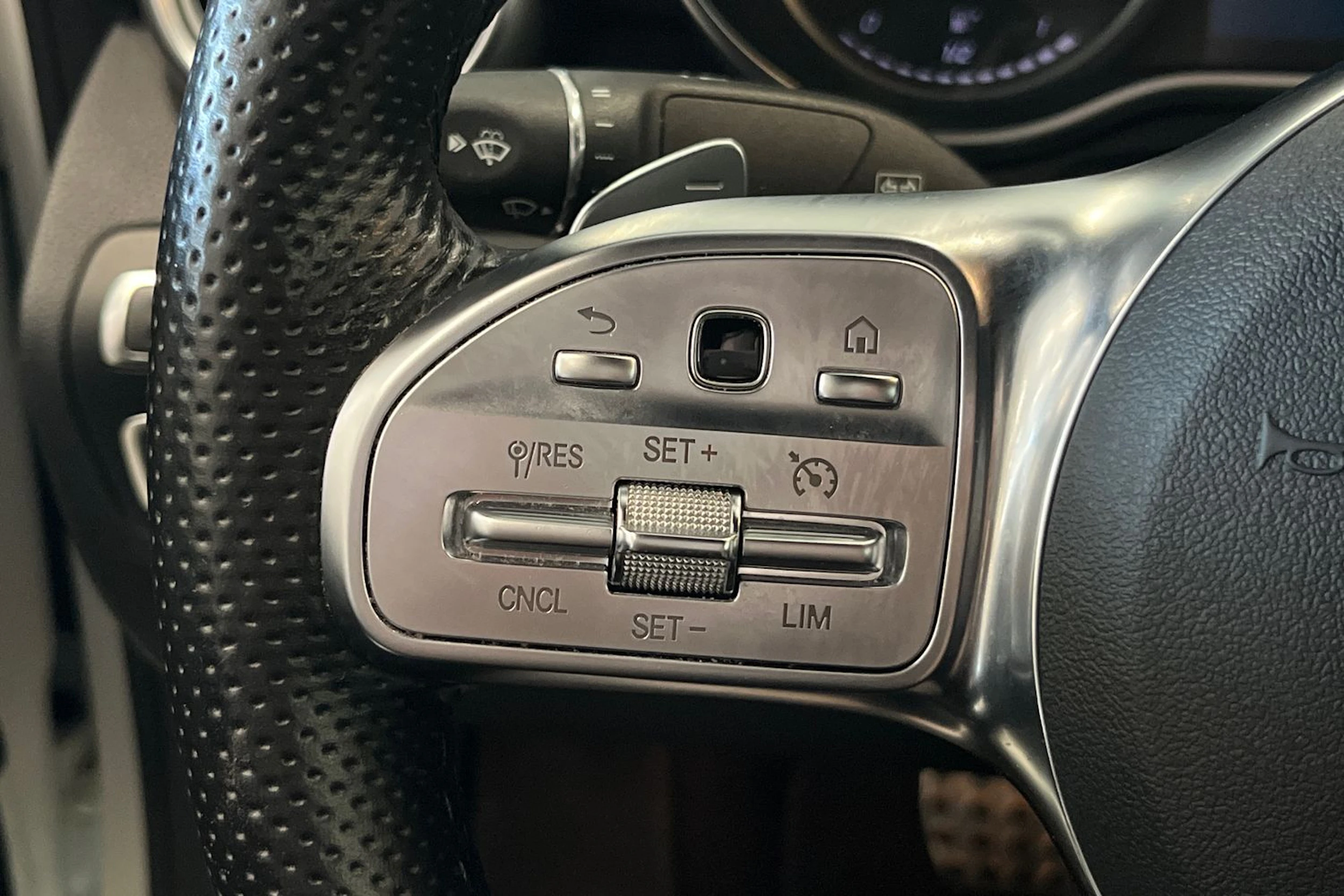 valkoinen Mercedes-Benz C 2019 kuva 15.