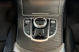 valkoinen Mercedes-Benz C 2019 kuva 24.