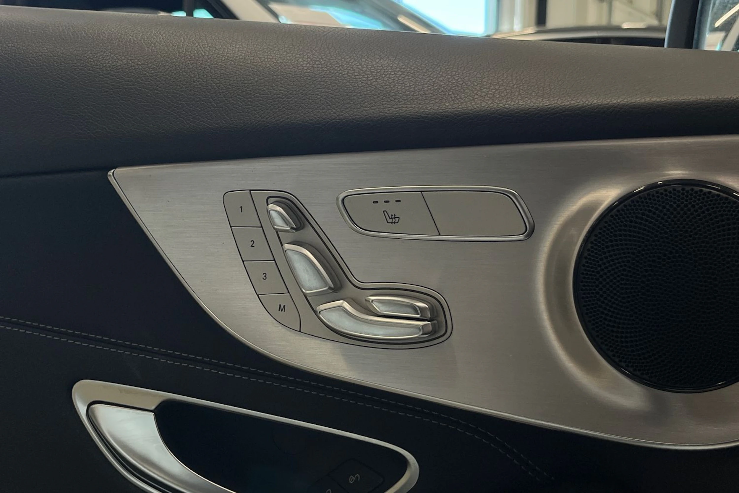 valkoinen Mercedes-Benz C 2019 kuva 26.