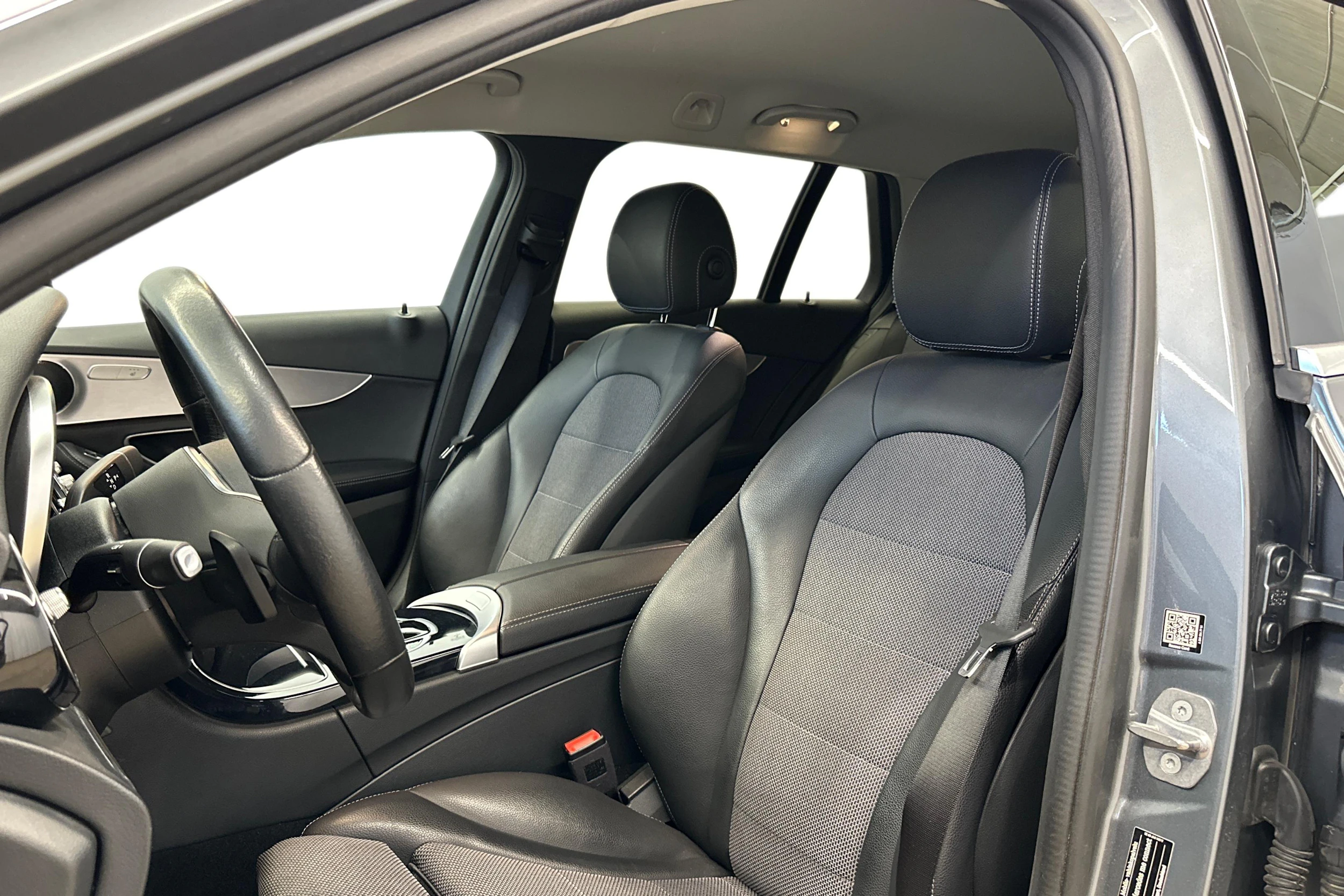 harmaa Mercedes-Benz C 2019 kuva 8.