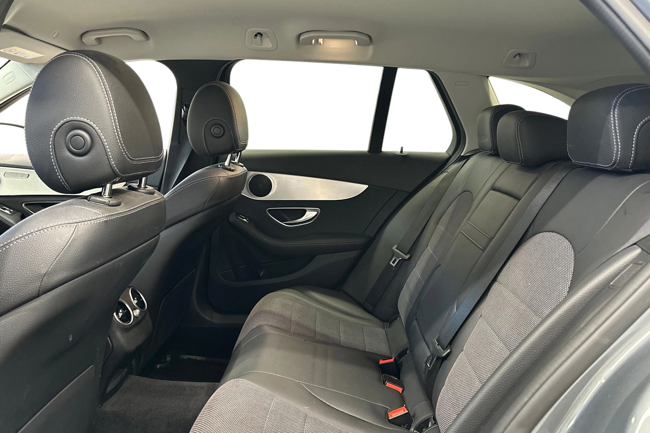 harmaa Mercedes-Benz C 2019 kuva 11.