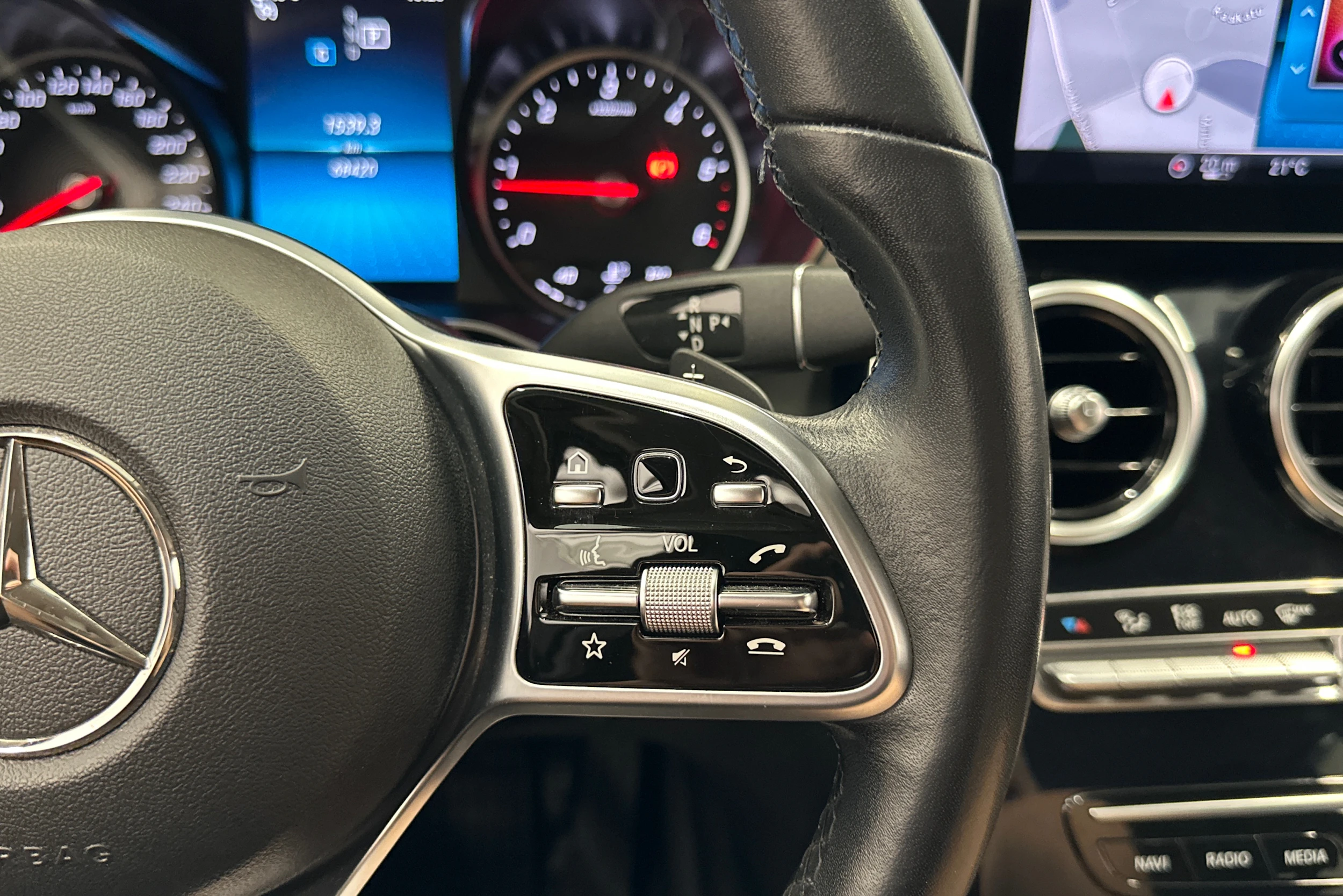 harmaa Mercedes-Benz C 2019 kuva 18.