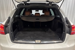 valkoinen Mercedes-Benz C 2019 kuva 16.