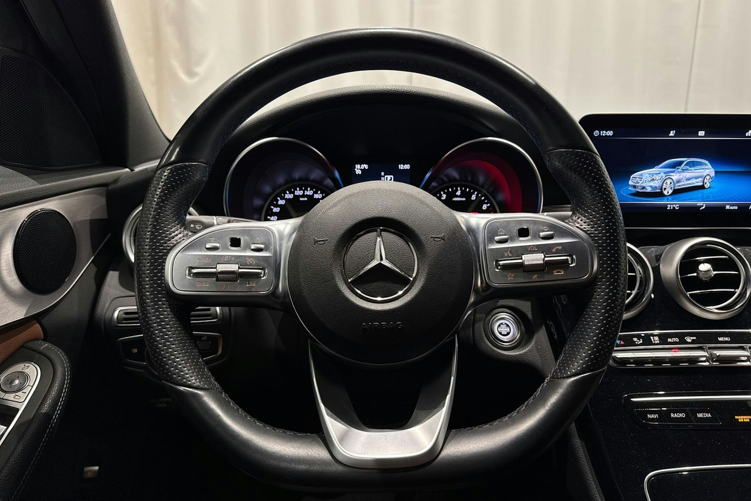 valkoinen Mercedes-Benz C 2019 kuva 18.