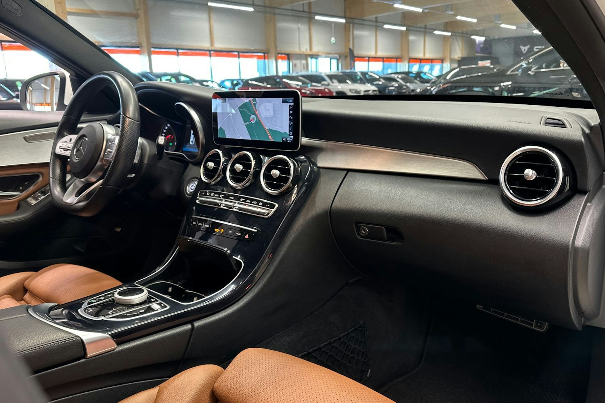 valkoinen Mercedes-Benz C 2019 kuva 12.