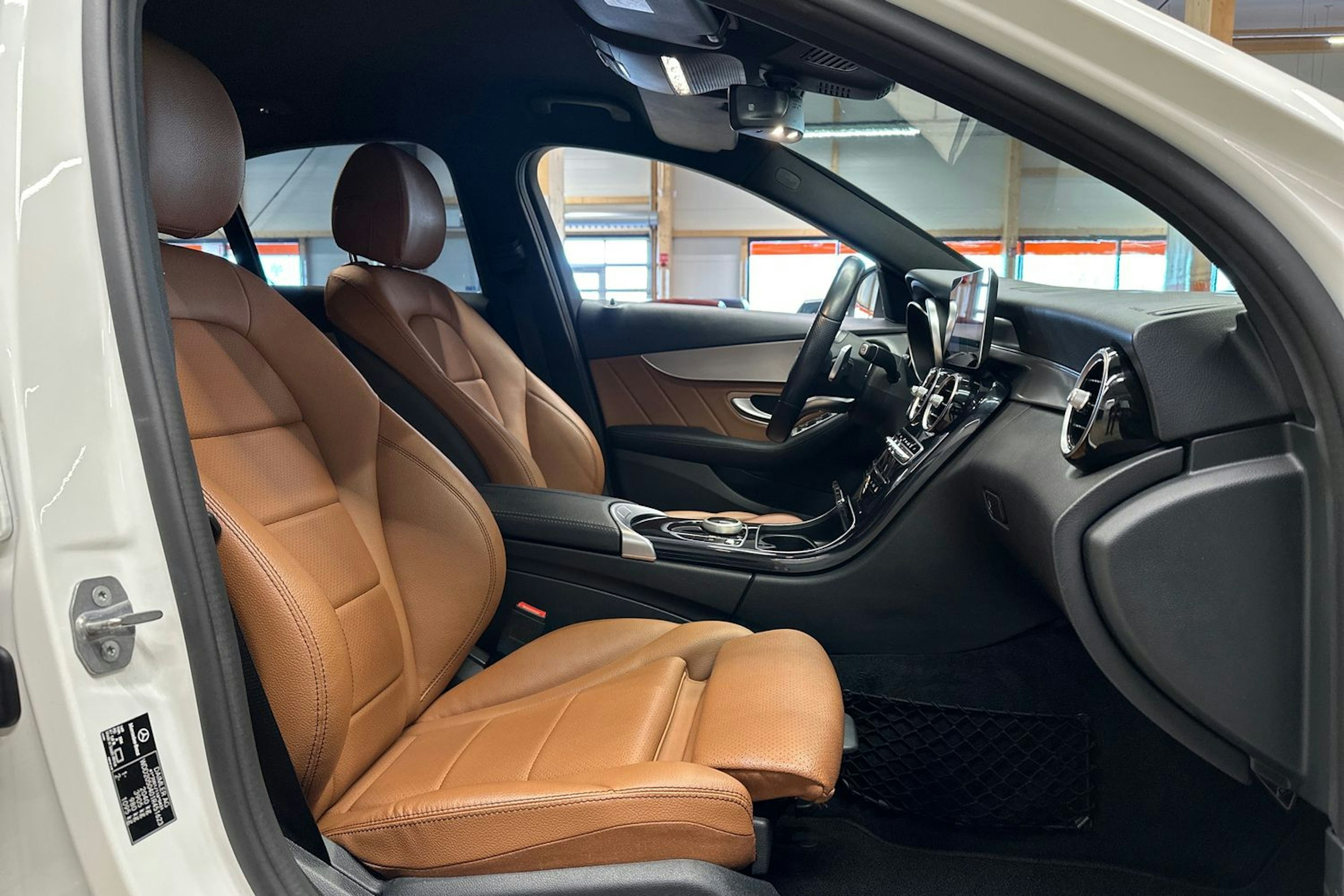 valkoinen Mercedes-Benz C 2019 kuva 13.