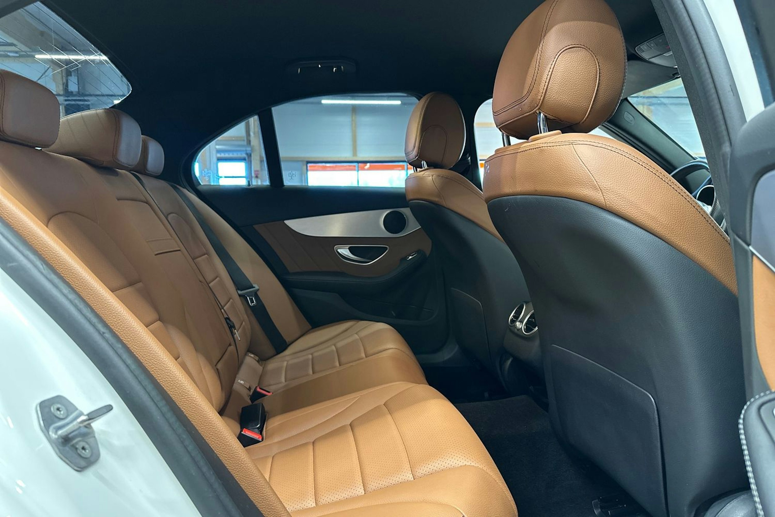 valkoinen Mercedes-Benz C 2019 kuva 14.