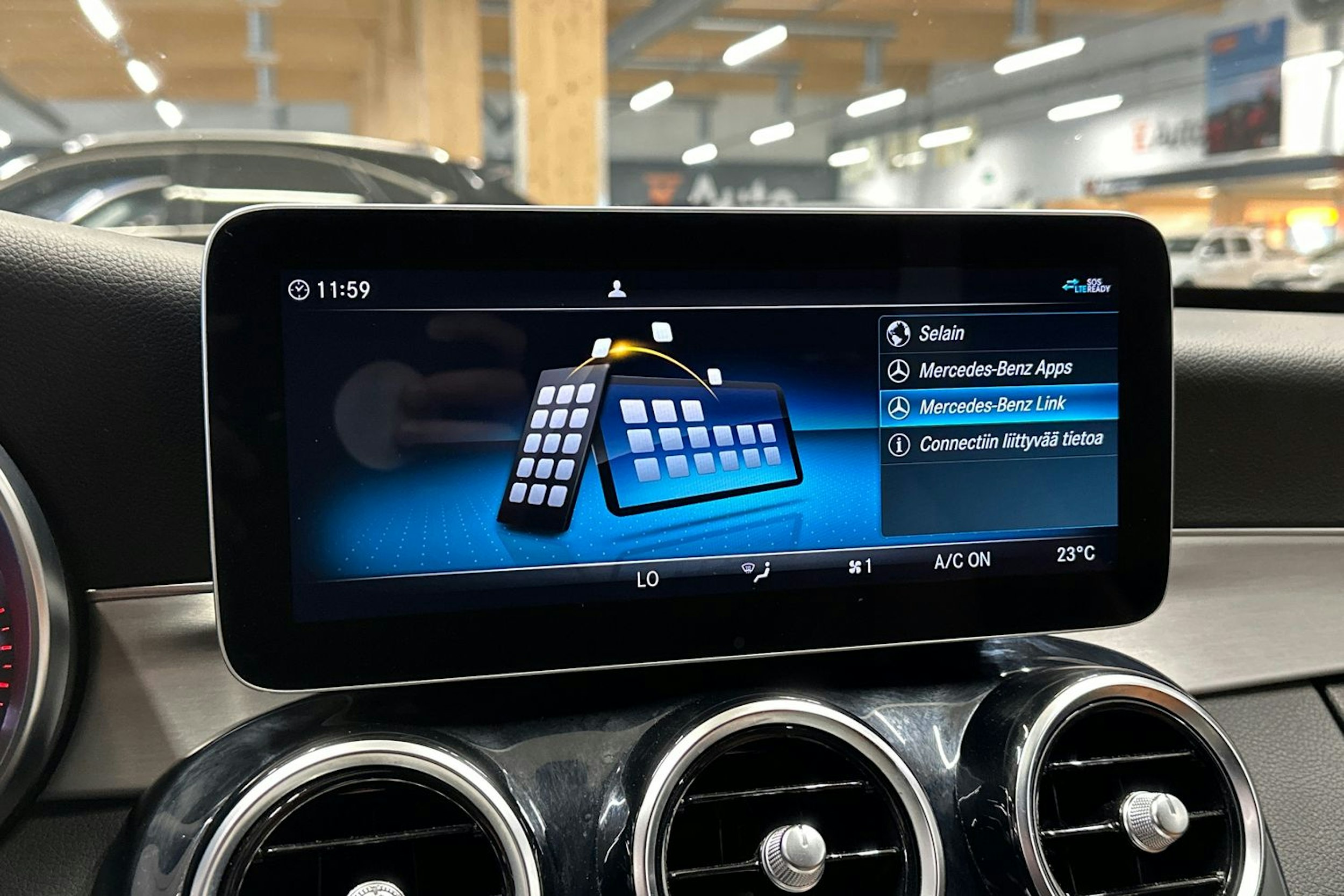 valkoinen Mercedes-Benz C 2019 kuva 20.