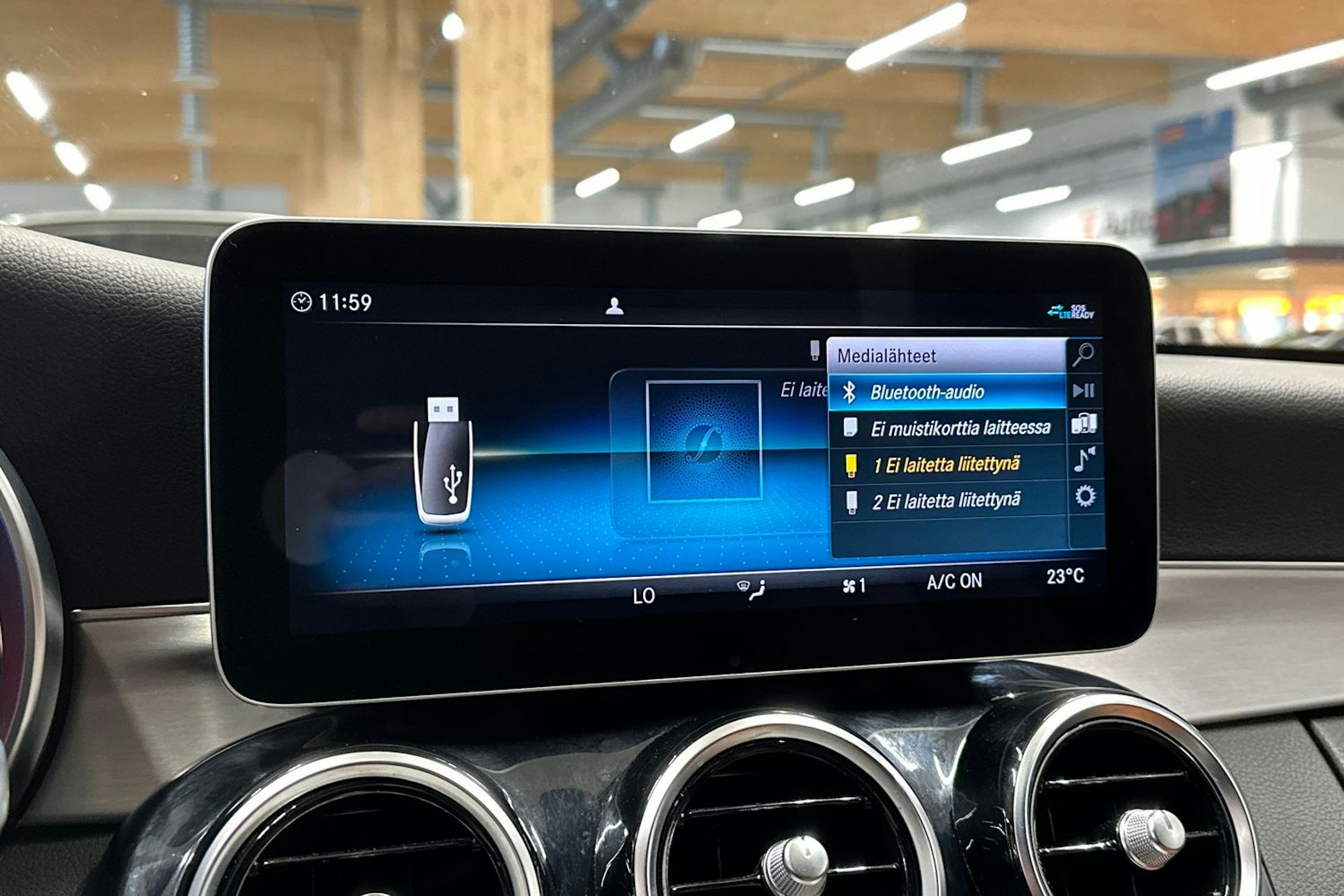 valkoinen Mercedes-Benz C 2019 kuva 21.