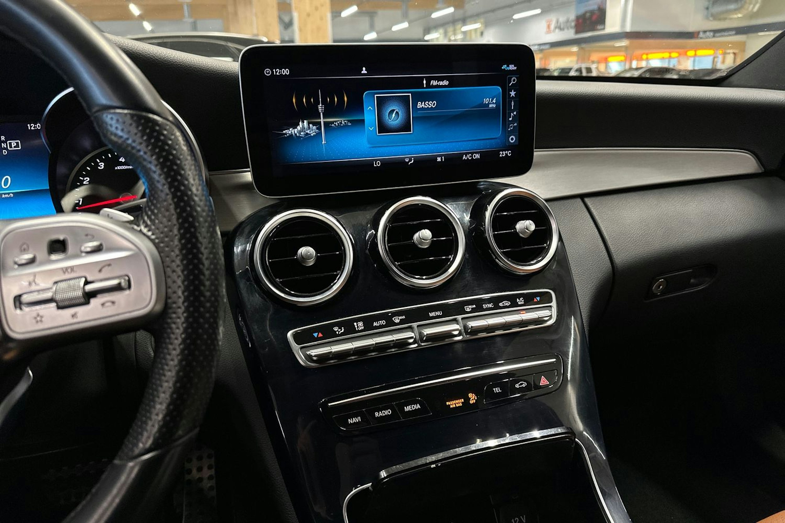 valkoinen Mercedes-Benz C 2019 kuva 22.