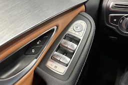 valkoinen Mercedes-Benz C 2019 kuva 29.